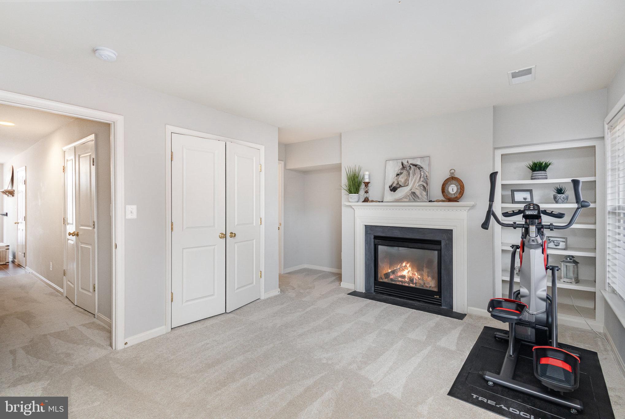 SIGNATURE AT BROADLANDS - Residential