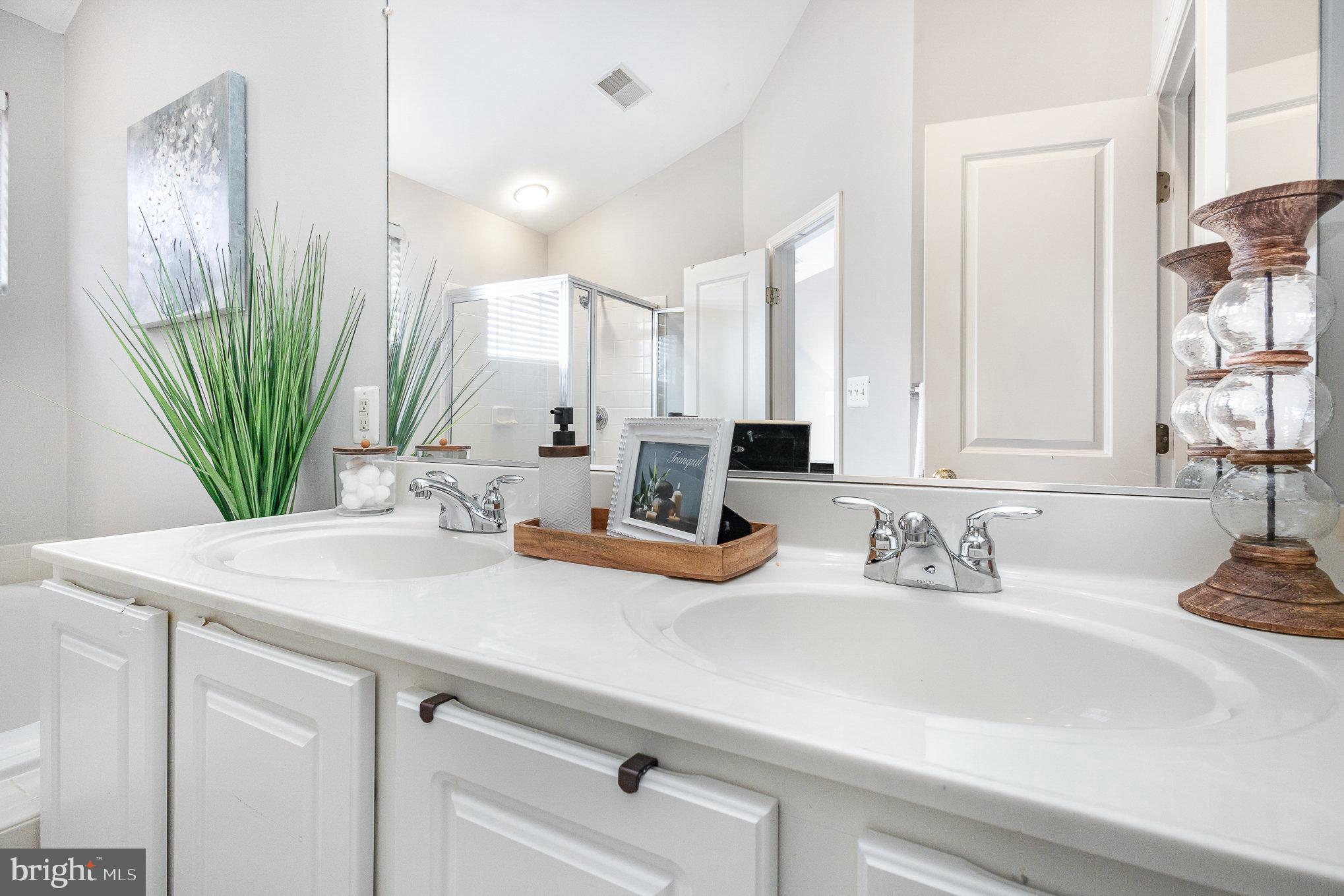 SIGNATURE AT BROADLANDS - Residential