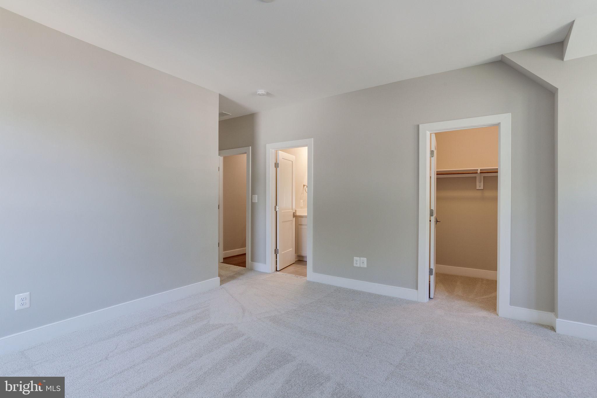 VIENNA WOODS - Residential
