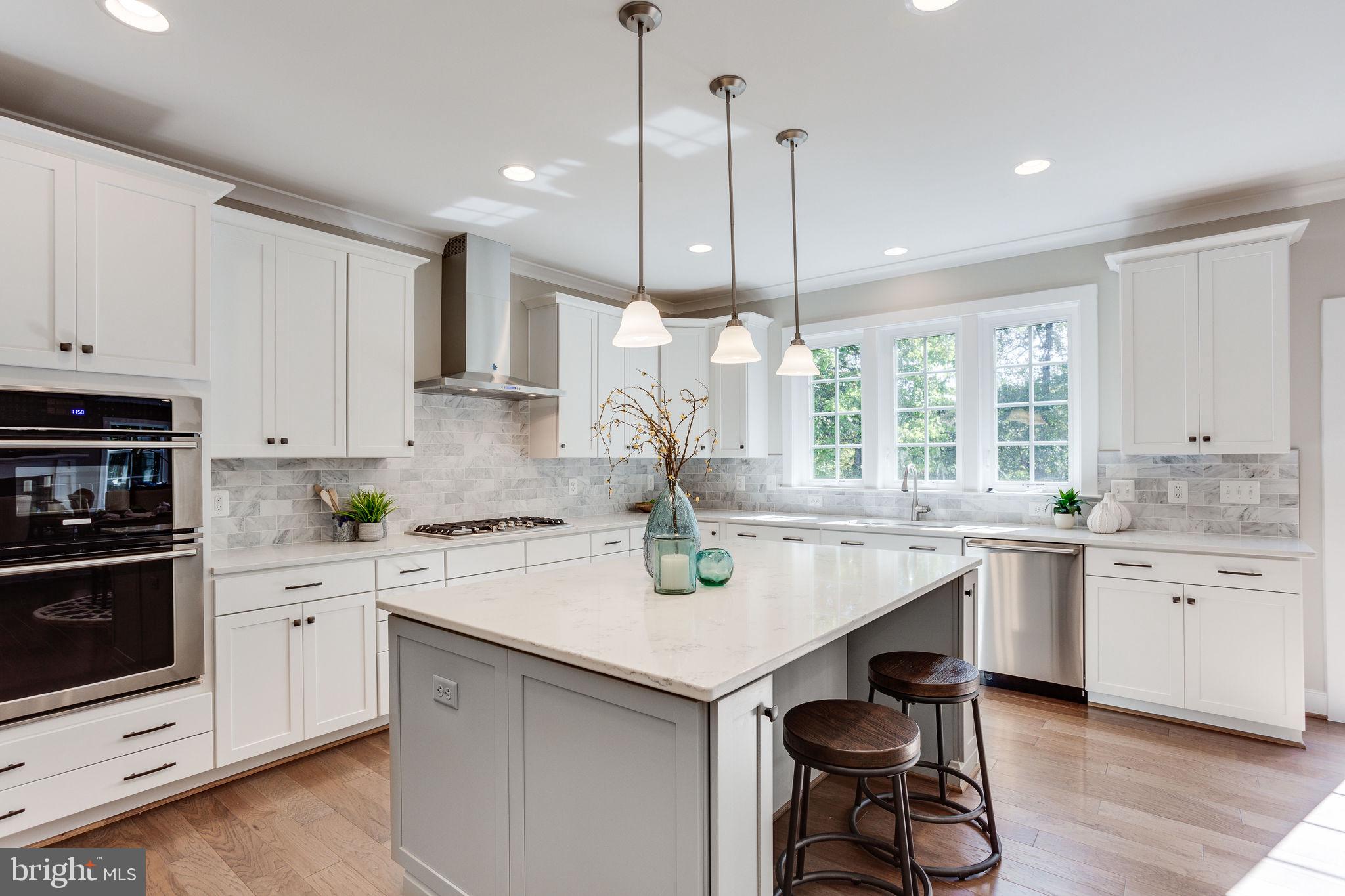 VIENNA WOODS - Residential