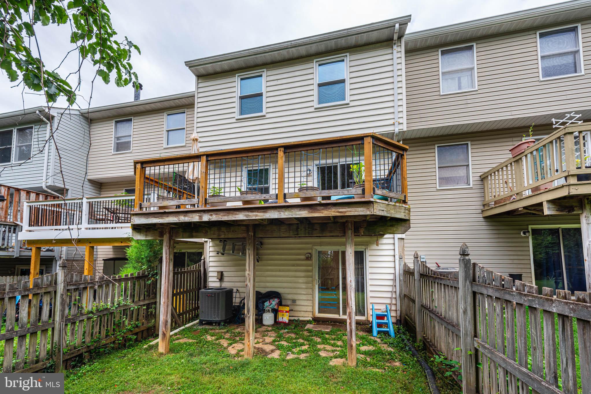 WHISPERING WOODS - Residential