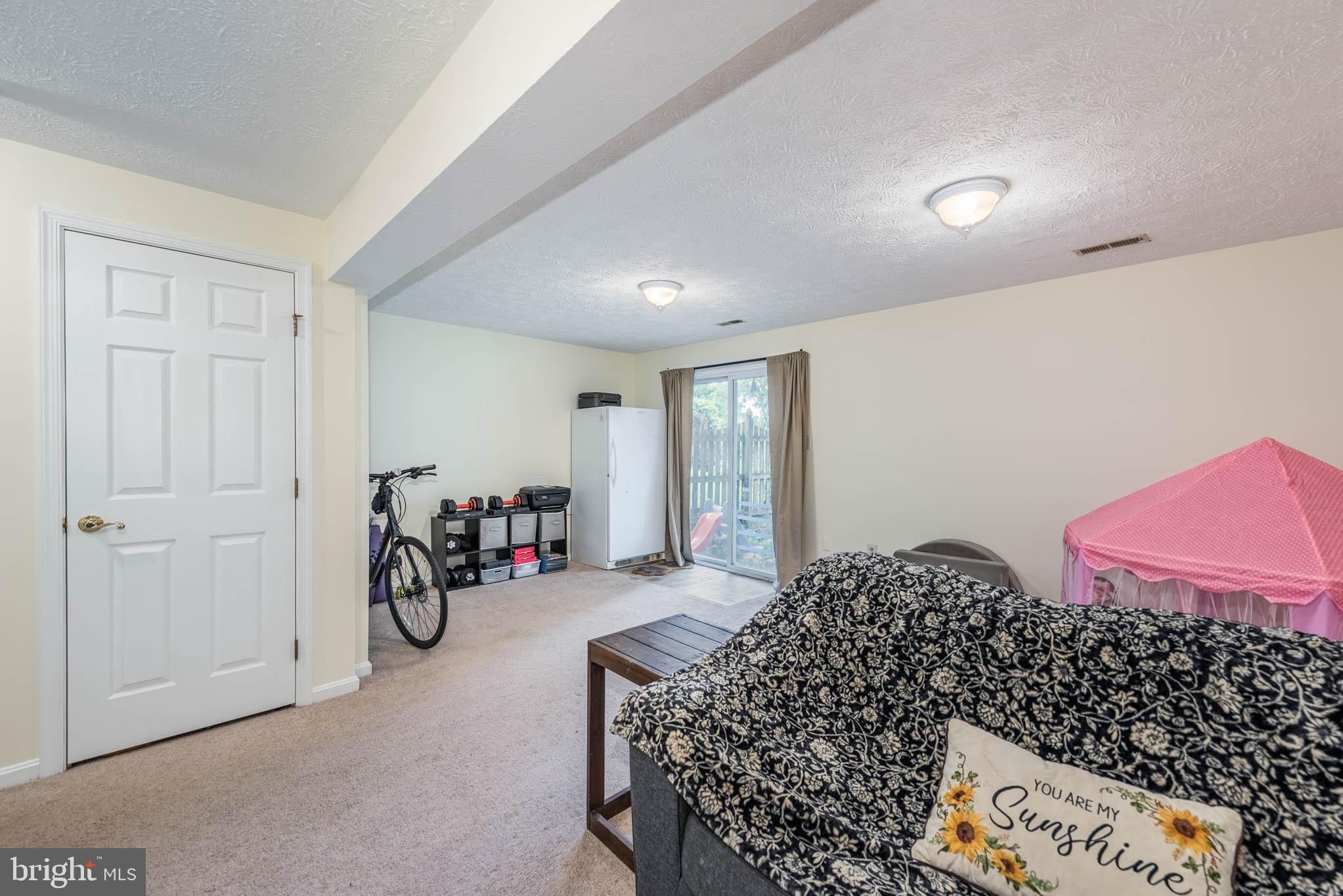 WHISPERING WOODS - Residential