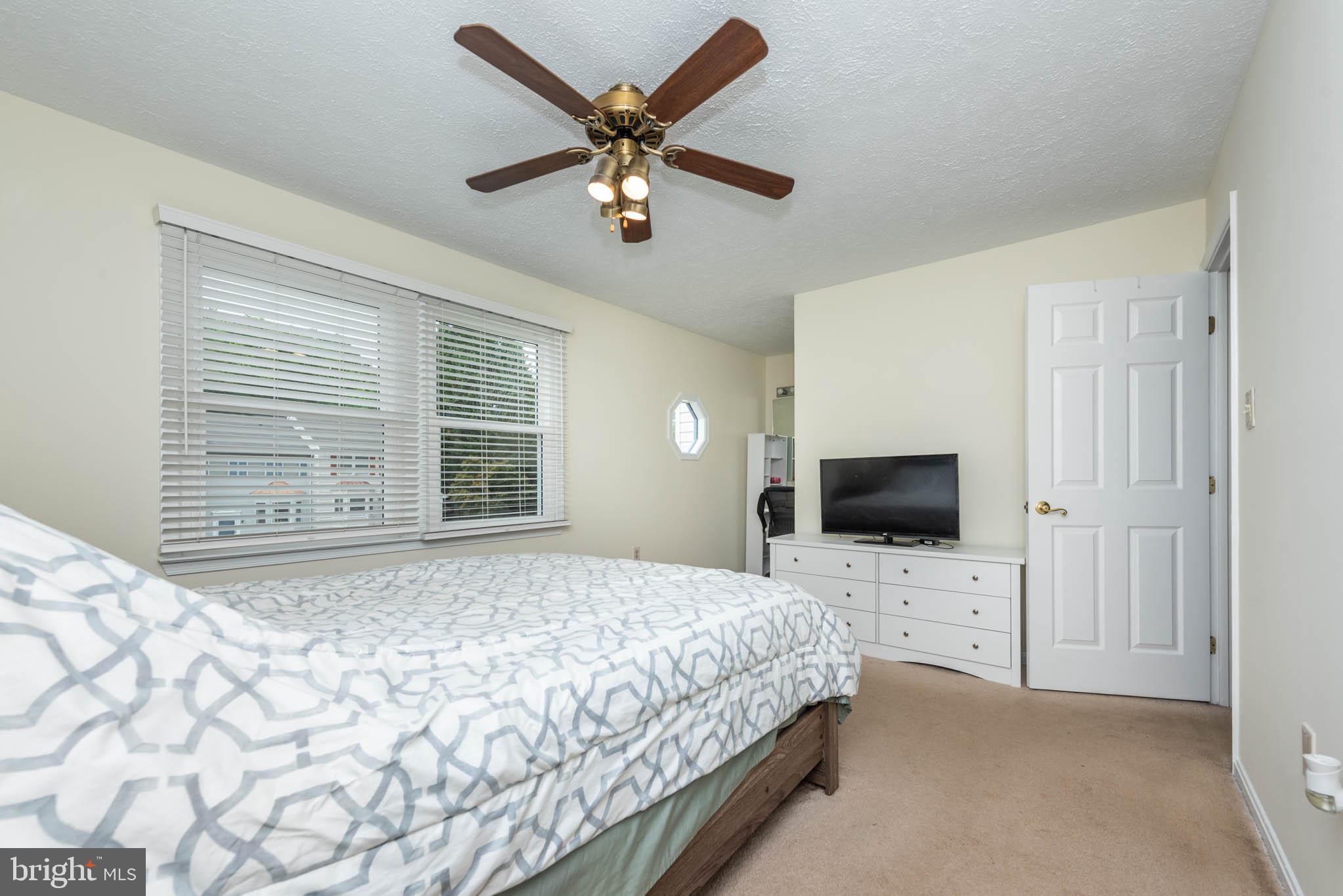 WHISPERING WOODS - Residential