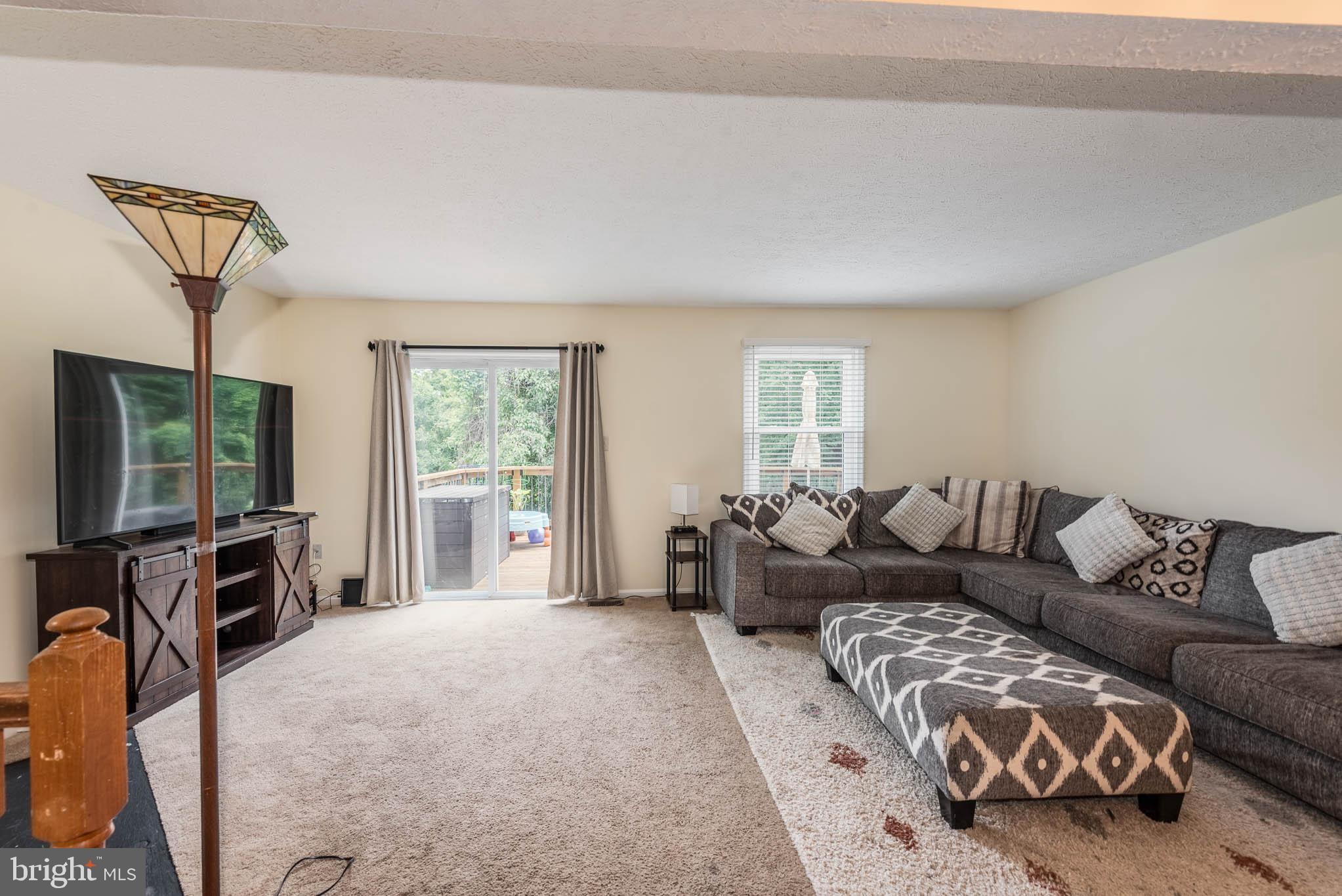 WHISPERING WOODS - Residential