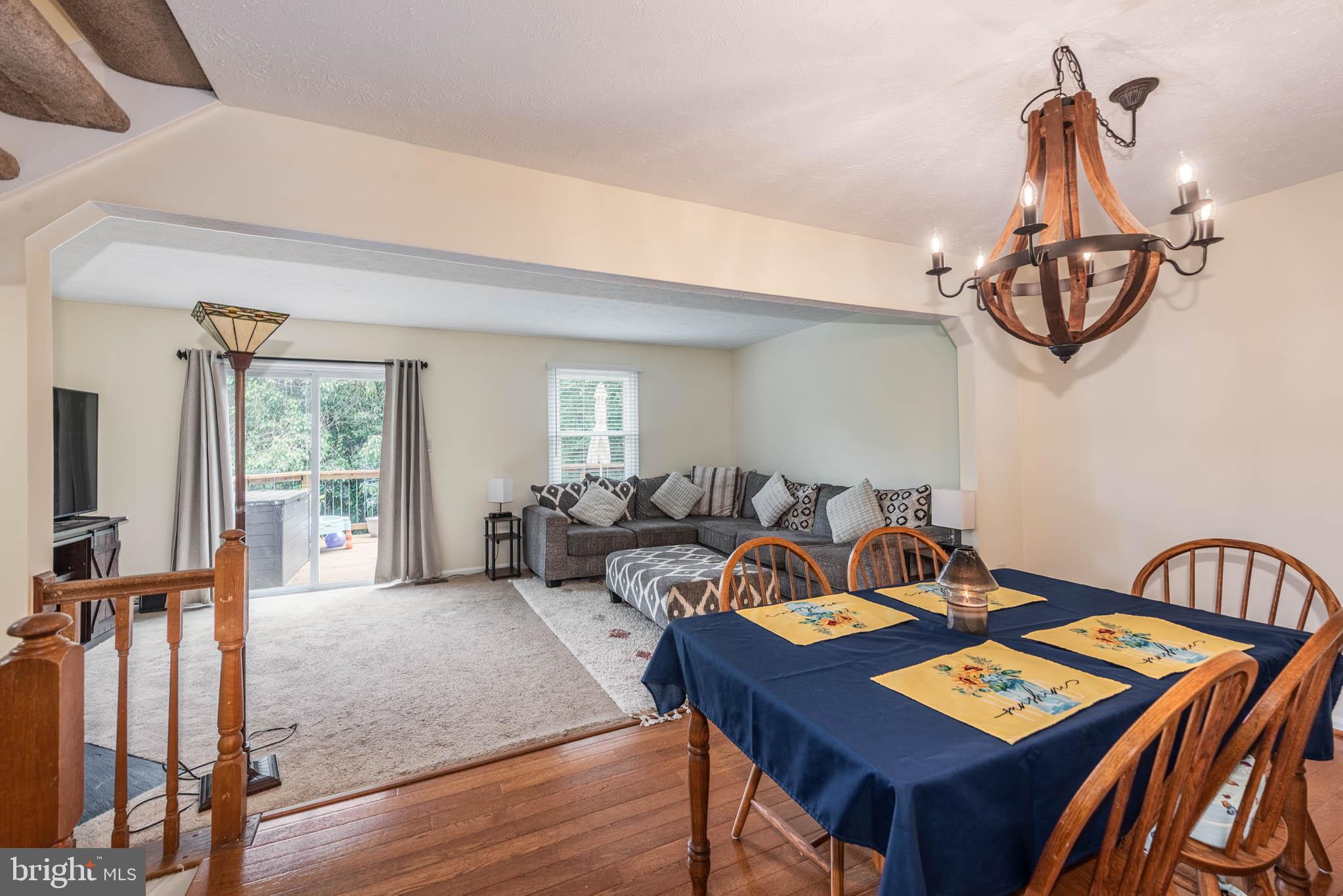 WHISPERING WOODS - Residential