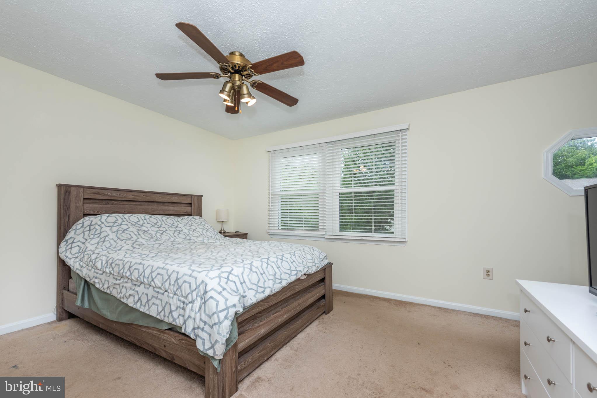 WHISPERING WOODS - Residential