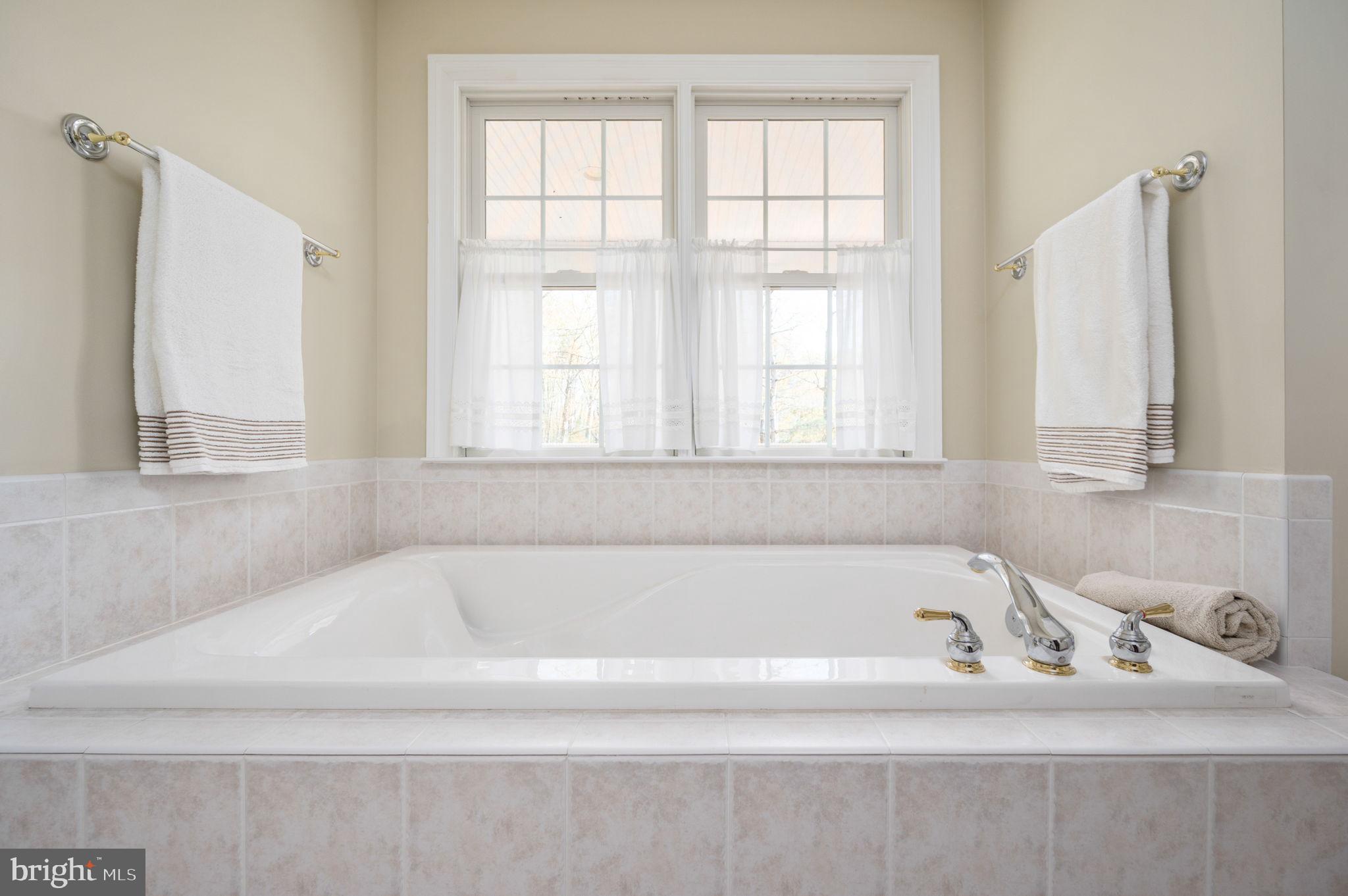 FOX GLEN EQUESTRIAN ESTATES - Residential