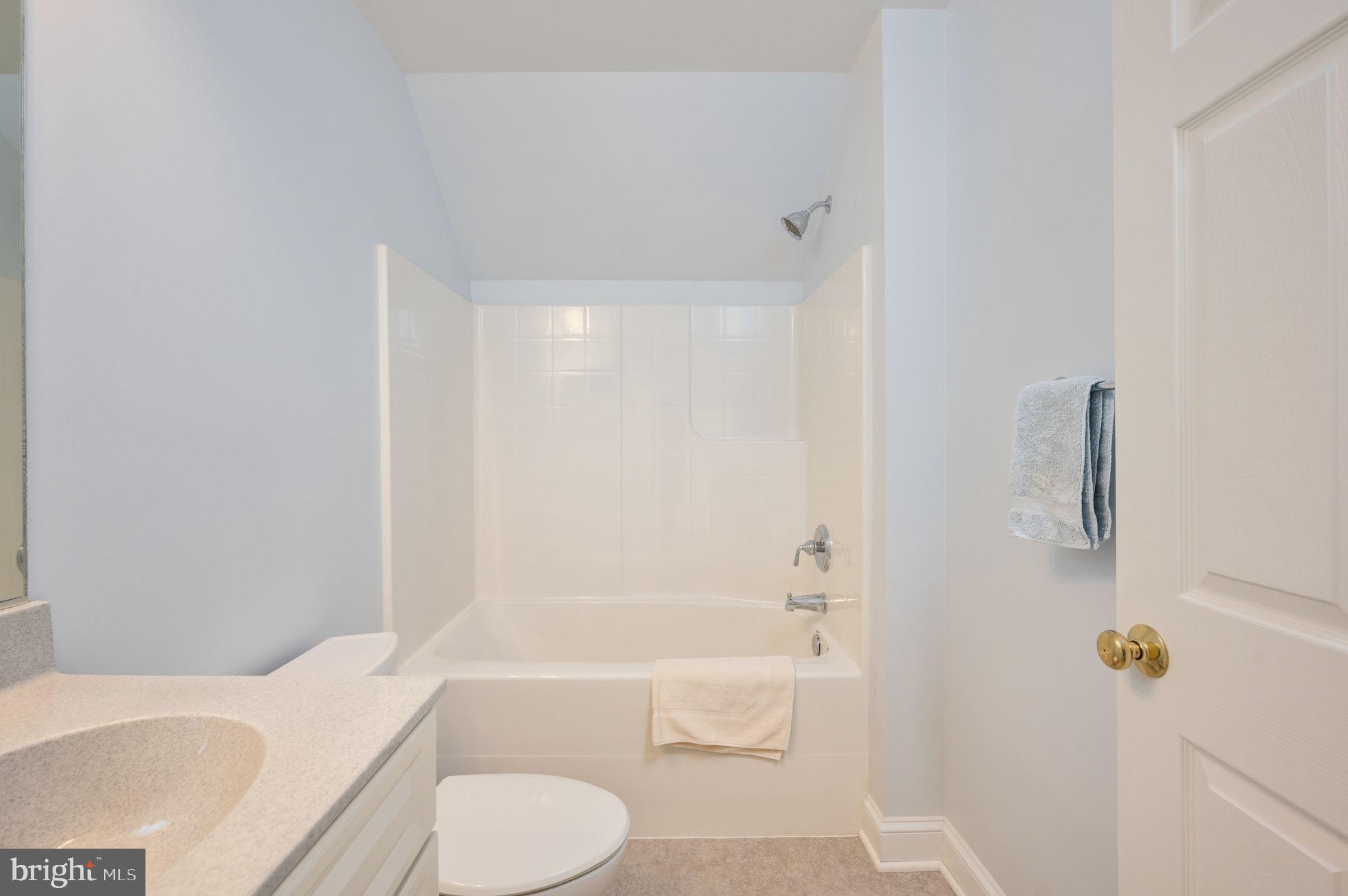 FOX GLEN EQUESTRIAN ESTATES - Residential