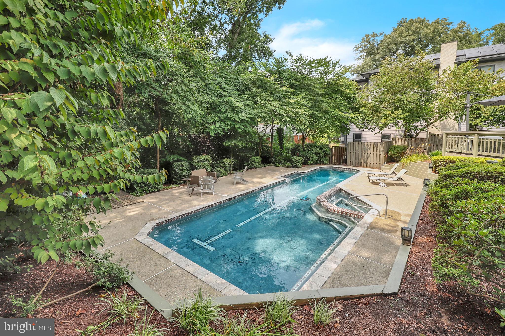 BANNOCKBURN ESTATES - Residential