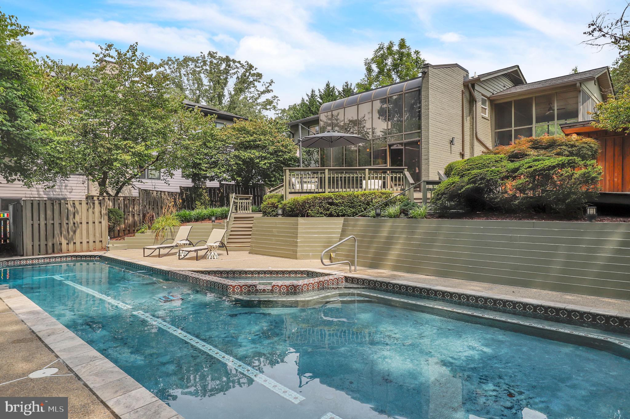 BANNOCKBURN ESTATES - Residential