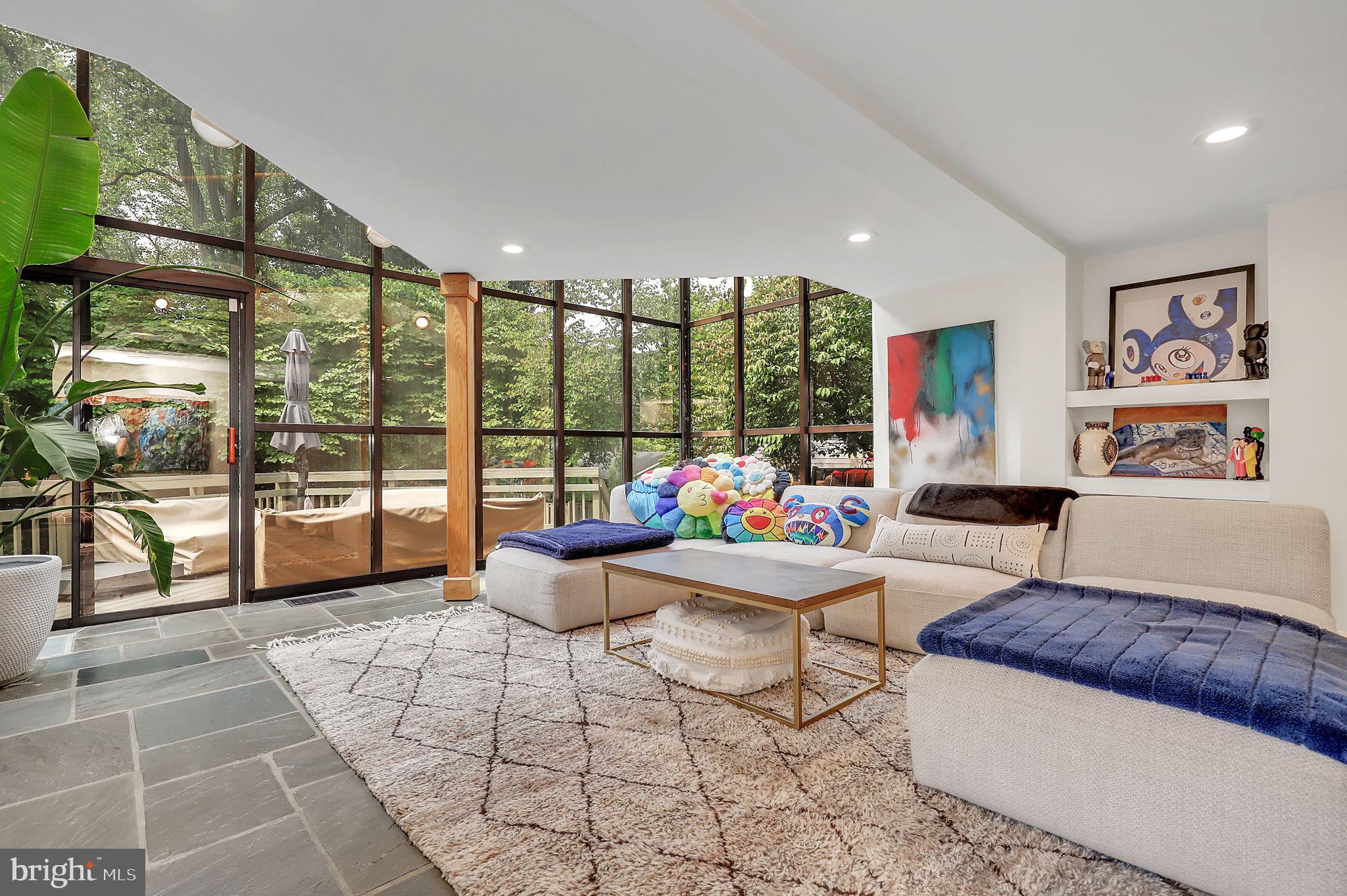 BANNOCKBURN ESTATES - Residential