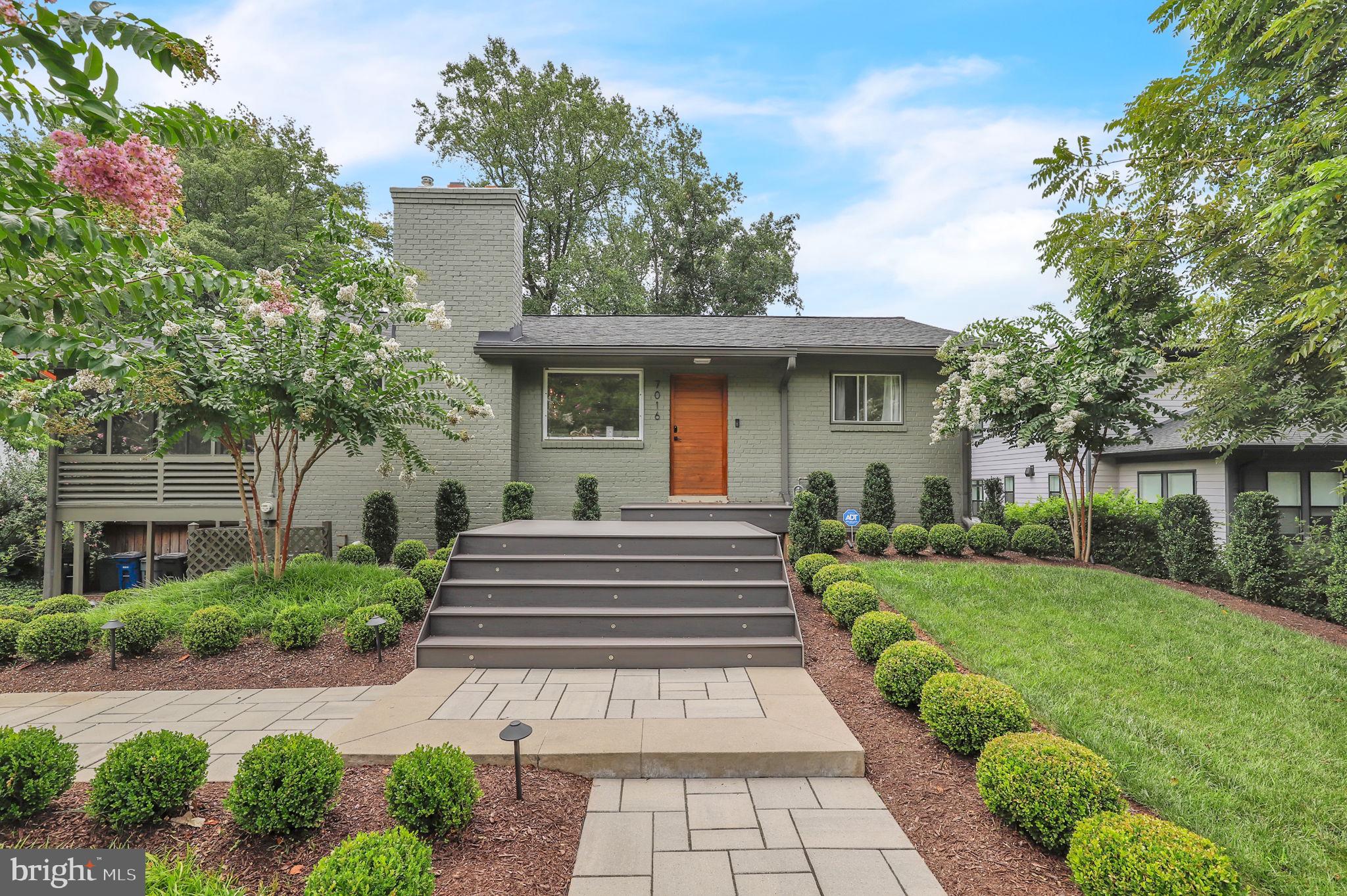 BANNOCKBURN ESTATES - Residential