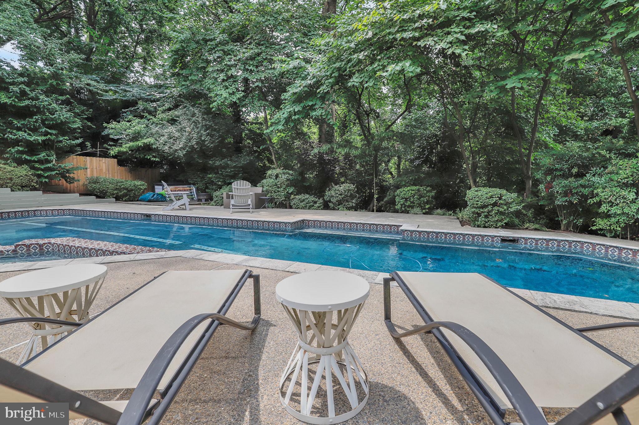 BANNOCKBURN ESTATES - Residential