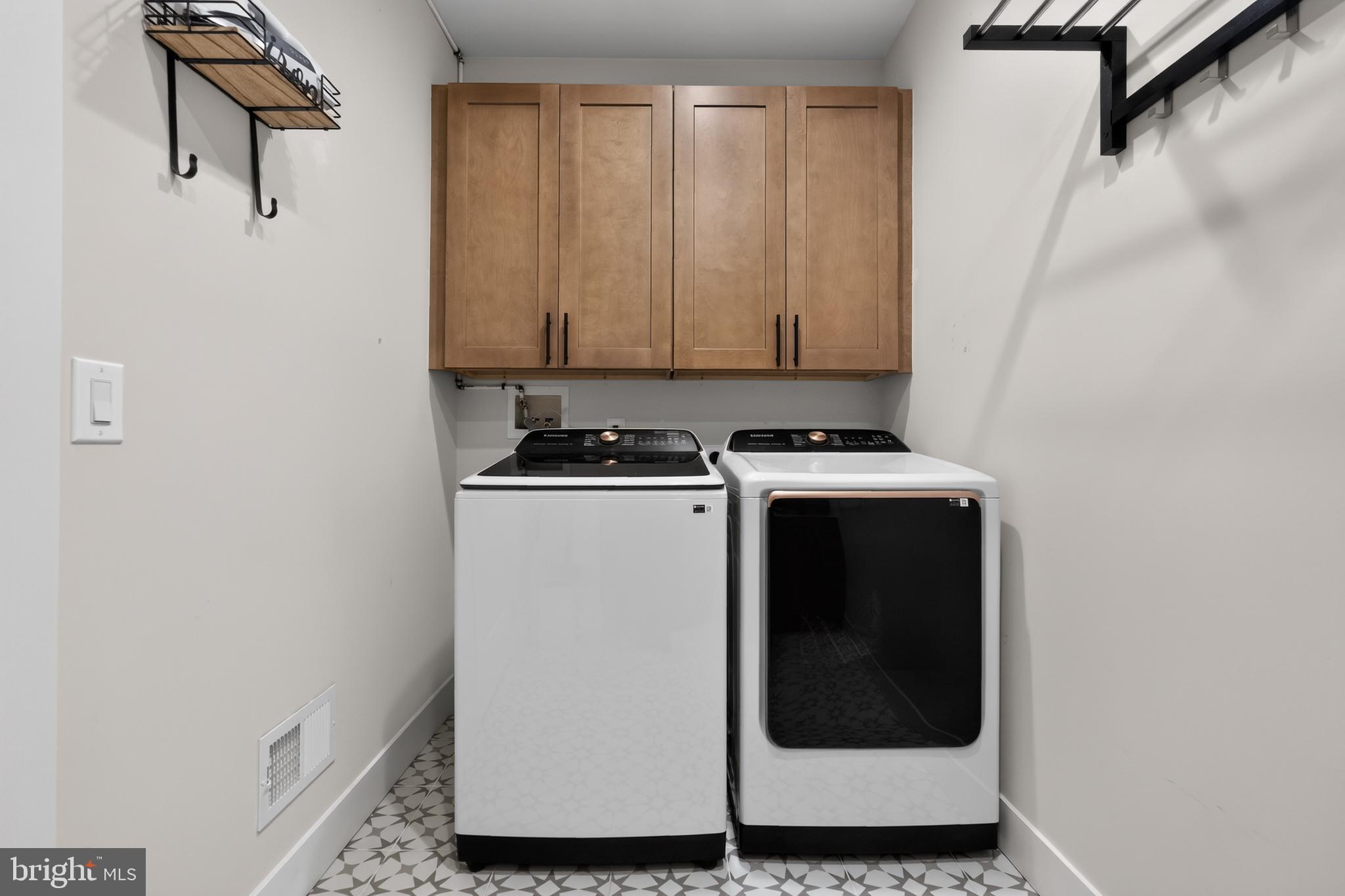 REGENCY AT WATERSIDE - Residential