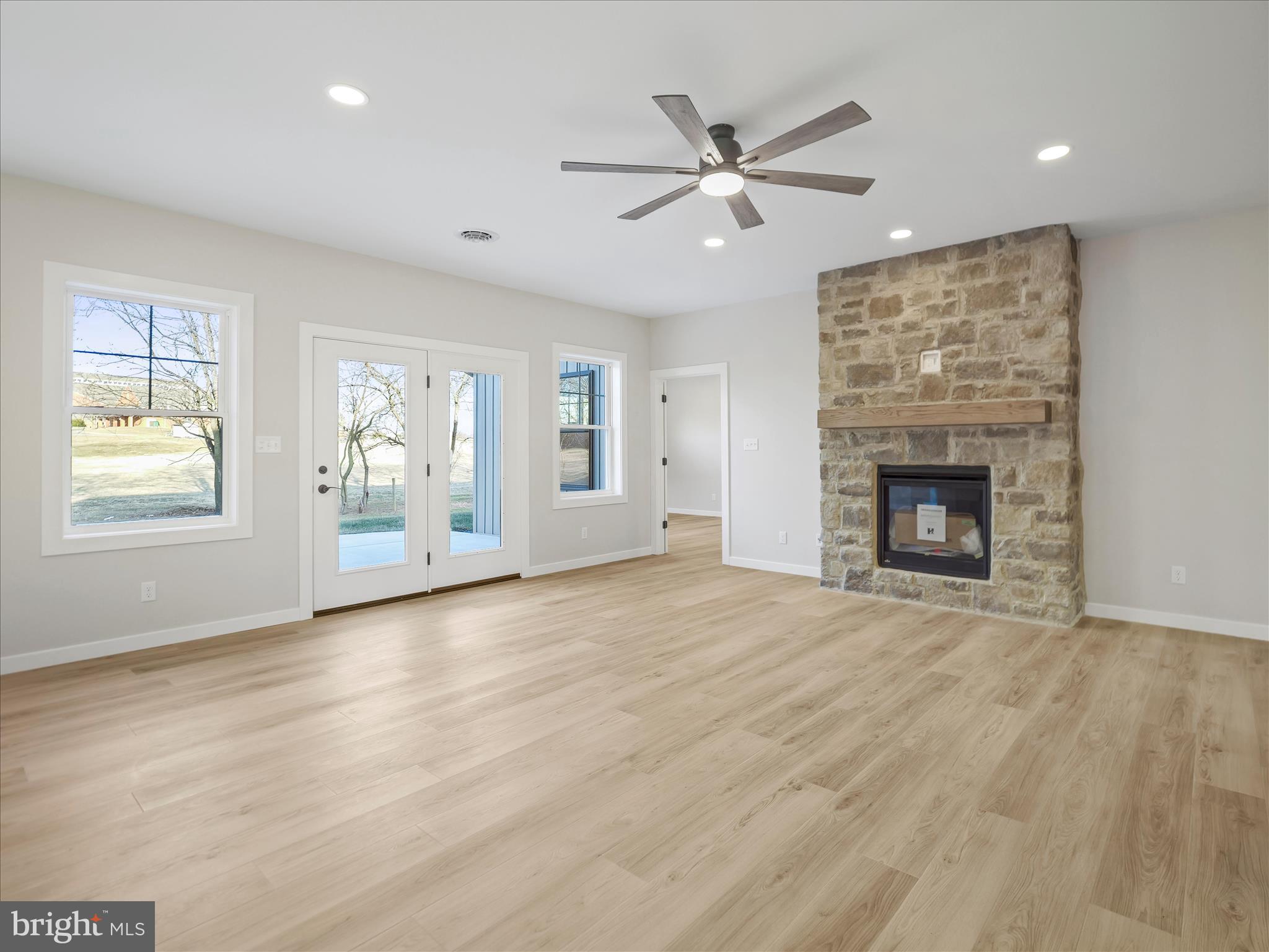 MEADOWBROOK - Residential
