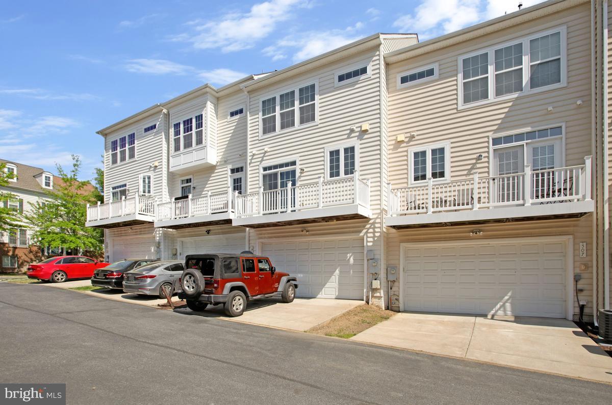 VICTORY PROMENADE - Residential
