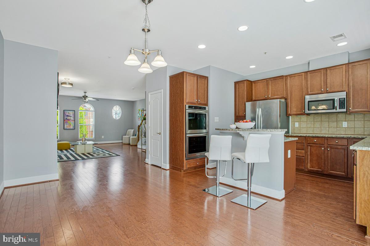 VICTORY PROMENADE - Residential