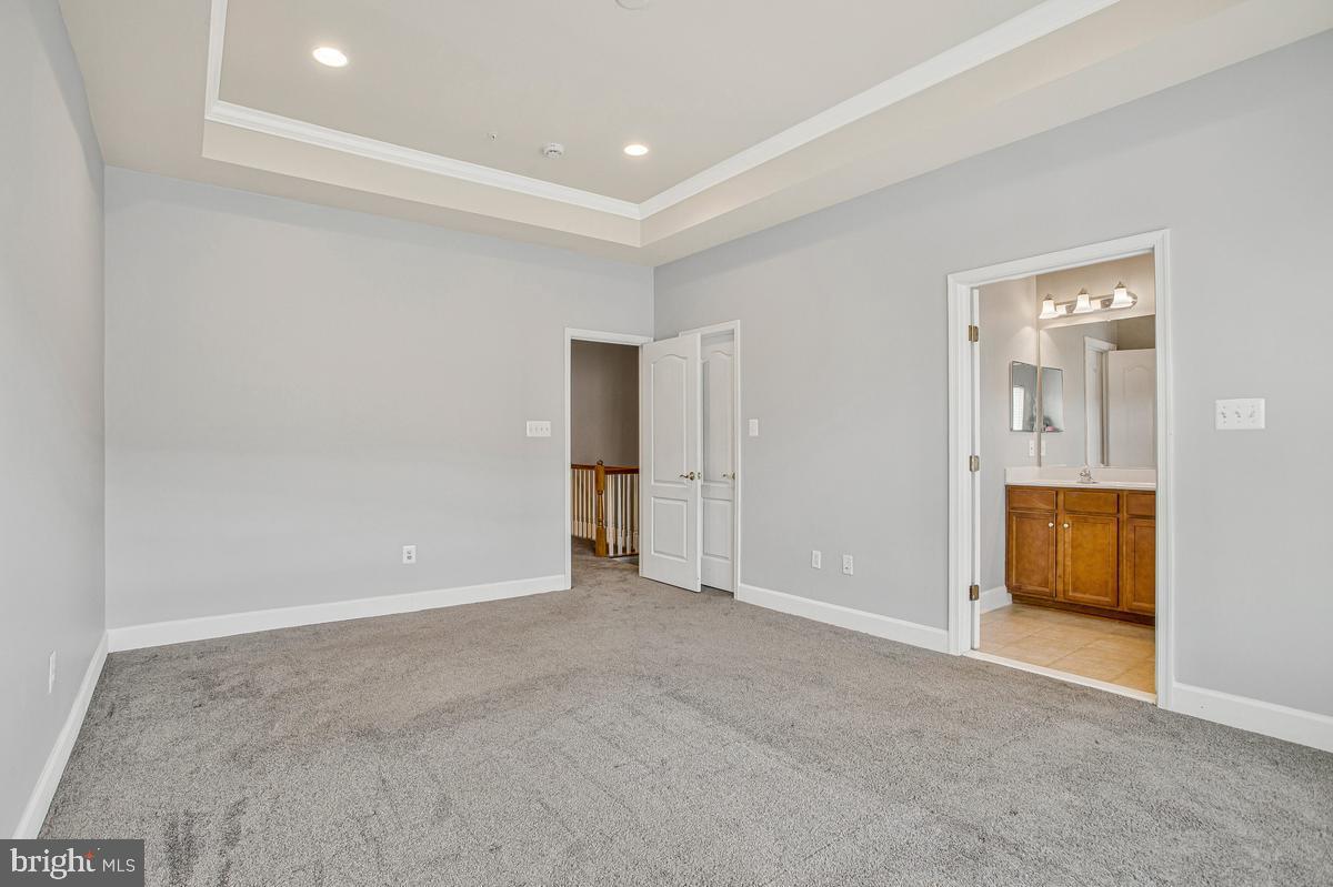 VICTORY PROMENADE - Residential