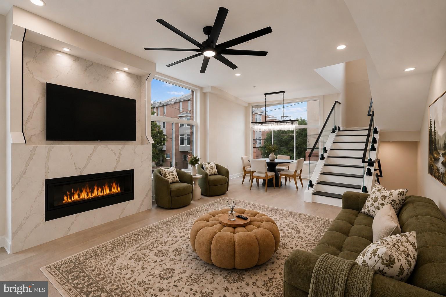 QUEEN VILLAGE - Residential
