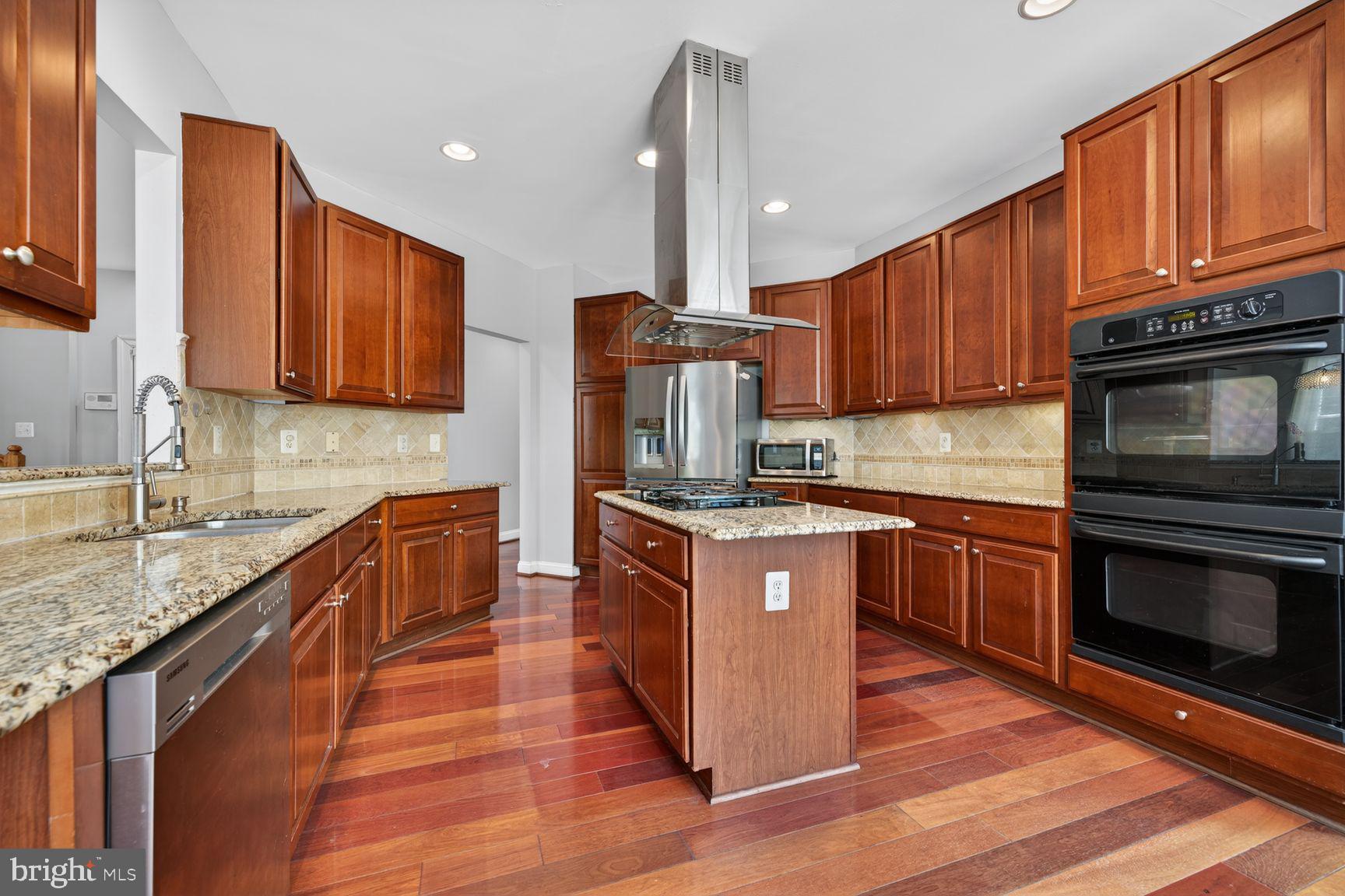 GREENWAY VILLAGE - Residential