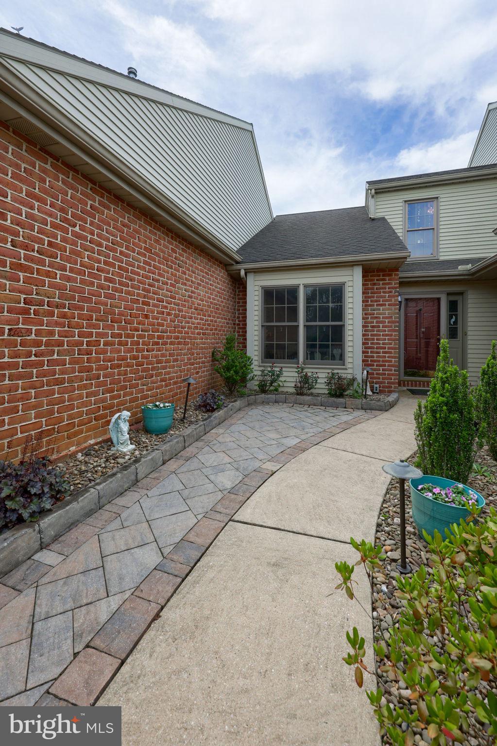 CAMBRIDGE COMMONS - Residential
