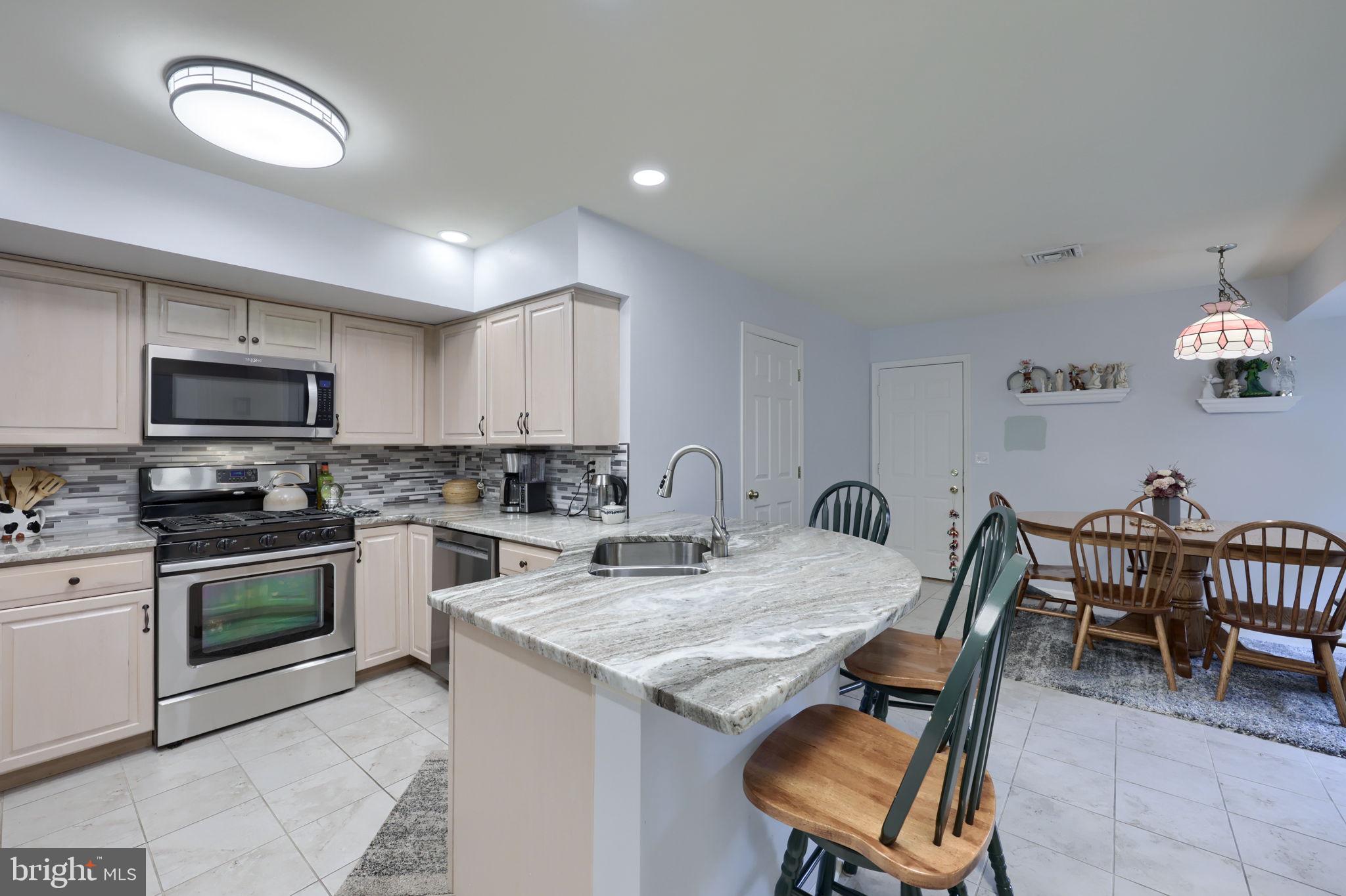 CAMBRIDGE COMMONS - Residential