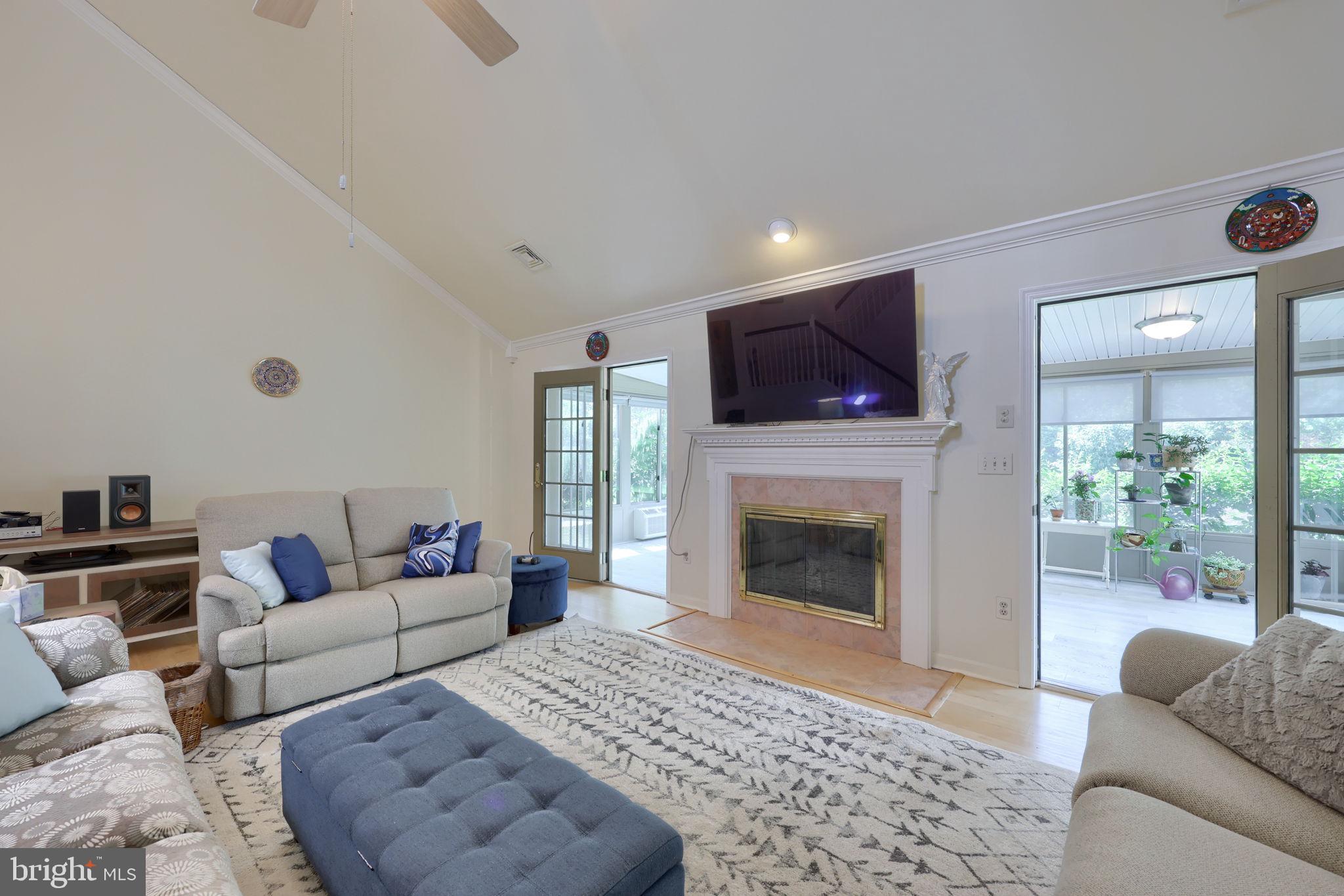 CAMBRIDGE COMMONS - Residential
