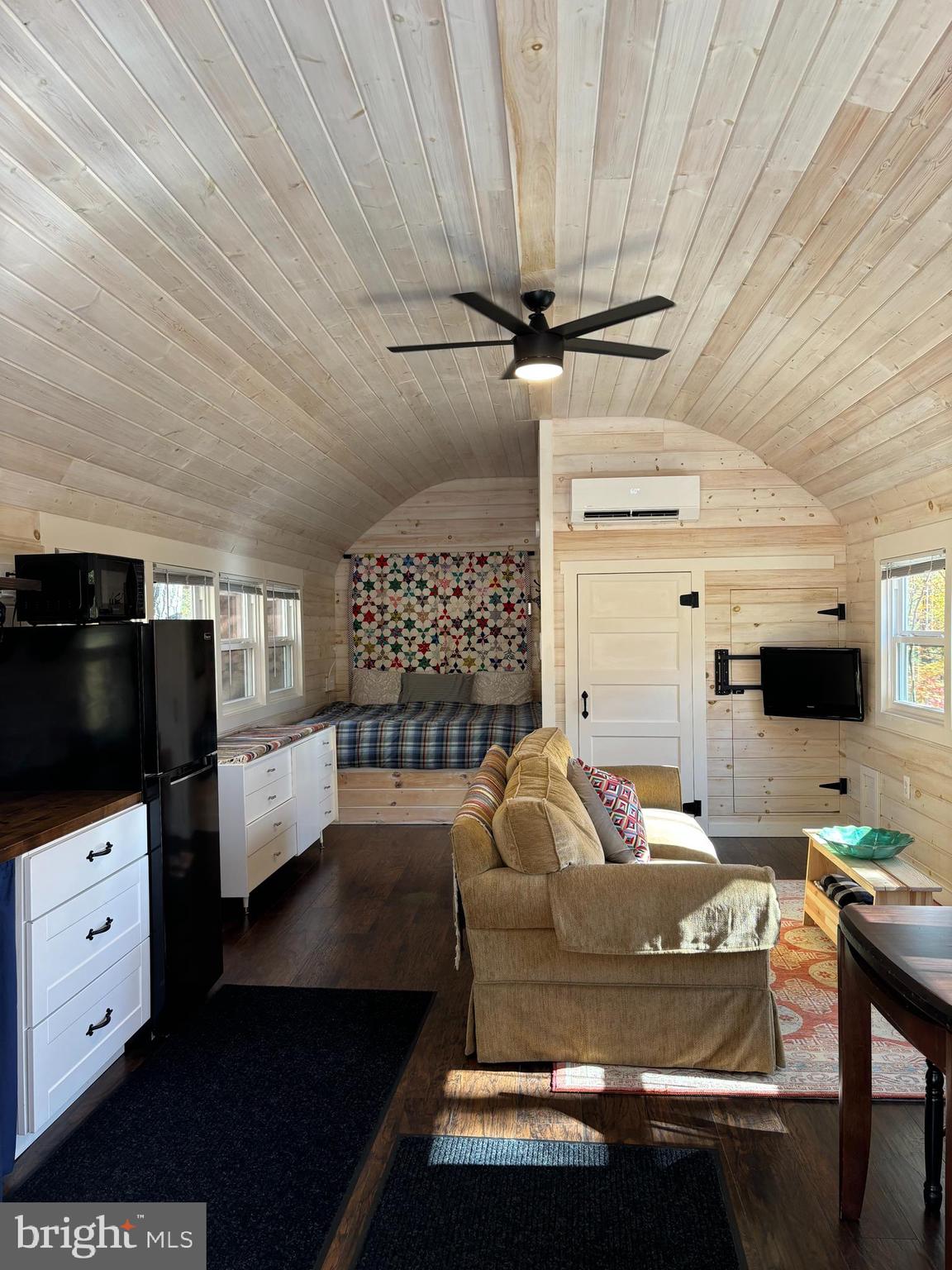 DOGWOOD FLATS - Residential