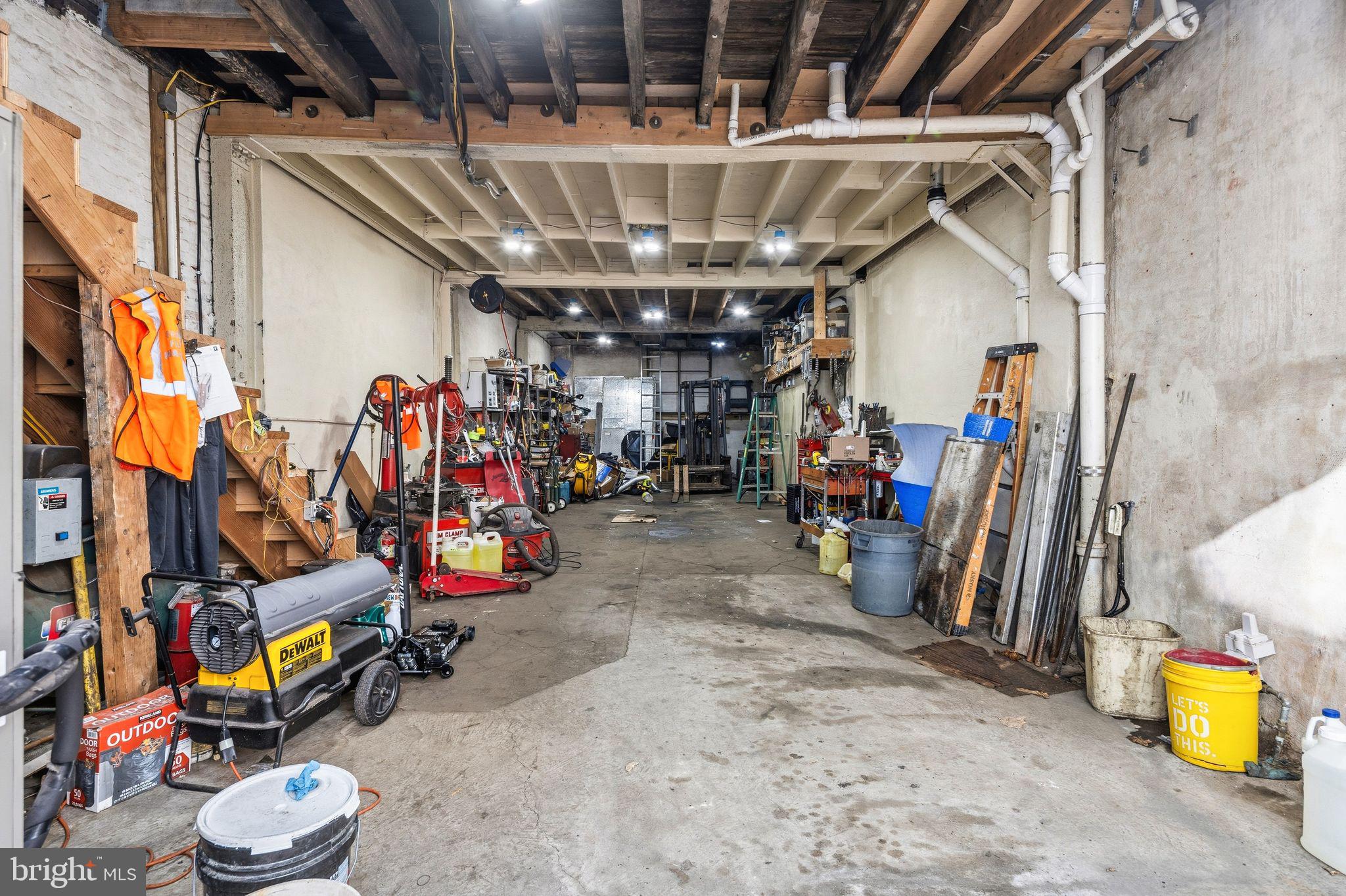 Rare Opportunity in Fishtown – Garage / Flex Space with Endless Potential

Rare Find! Welcome to 2659 Collins St, located in one of Fishtown’s most sought-after and rapidly growing areas.

This versatile garage/flex space is perfect for a contractor, small business owner, or investor looking for a private warehouse, secure parking, or a functional workspace. Tired of searching for parking? This property also offers a convenient private garage solution in a high-demand neighborhood.

Looking for upside? Take this property to the next level by exploring the potential to build up and/or expand (buyer to verify). Whether you're holding, using, or developing, the opportunities here are endless.

Prime Location

Centrally located just minutes from:

Fishtown Crossing Shopping Center

I-95 access for an easy commute to Center City and surrounding suburbs

Frankford Ave Arts Corridor – packed with restaurants, bars, and local hotspots

SEPTA bus routes and the Berks Street subway station

Lehigh Ave for additional shopping and convenience

This is your chance to secure a flexible-use property in one of Philadelphia’s hottest neighborhoods.

⚡ Opportunities like this don’t last—schedule your showing today!