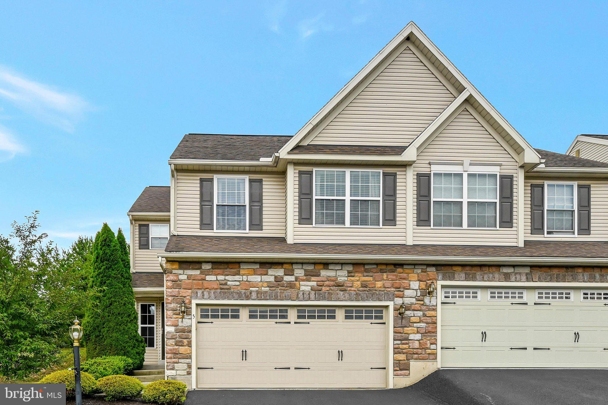 SUNNYSIDE - Residential