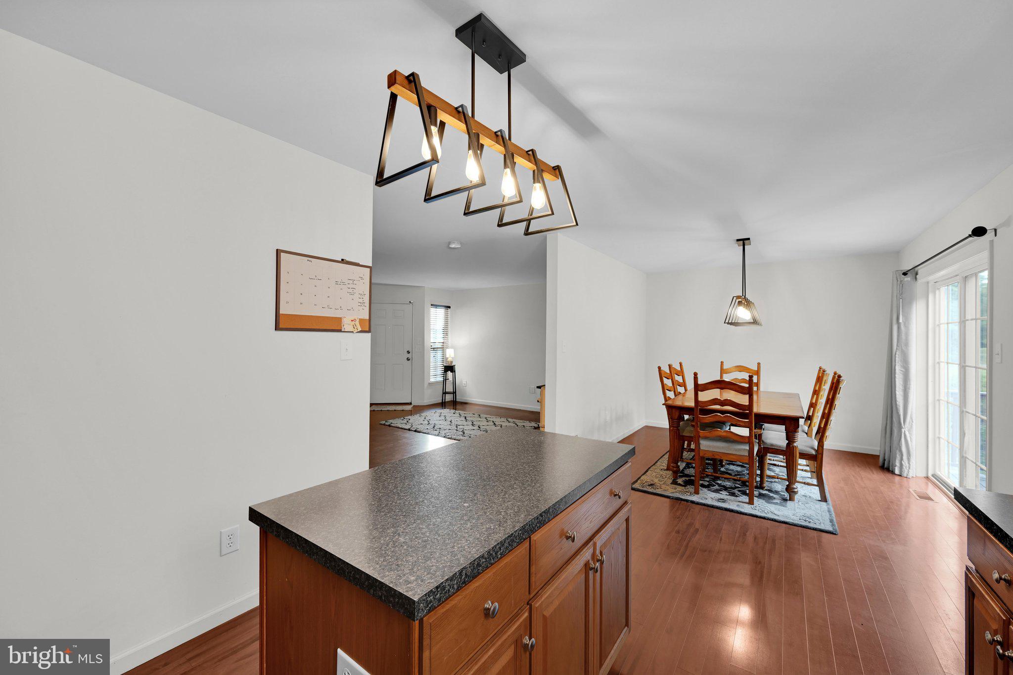 SUNNYSIDE - Residential