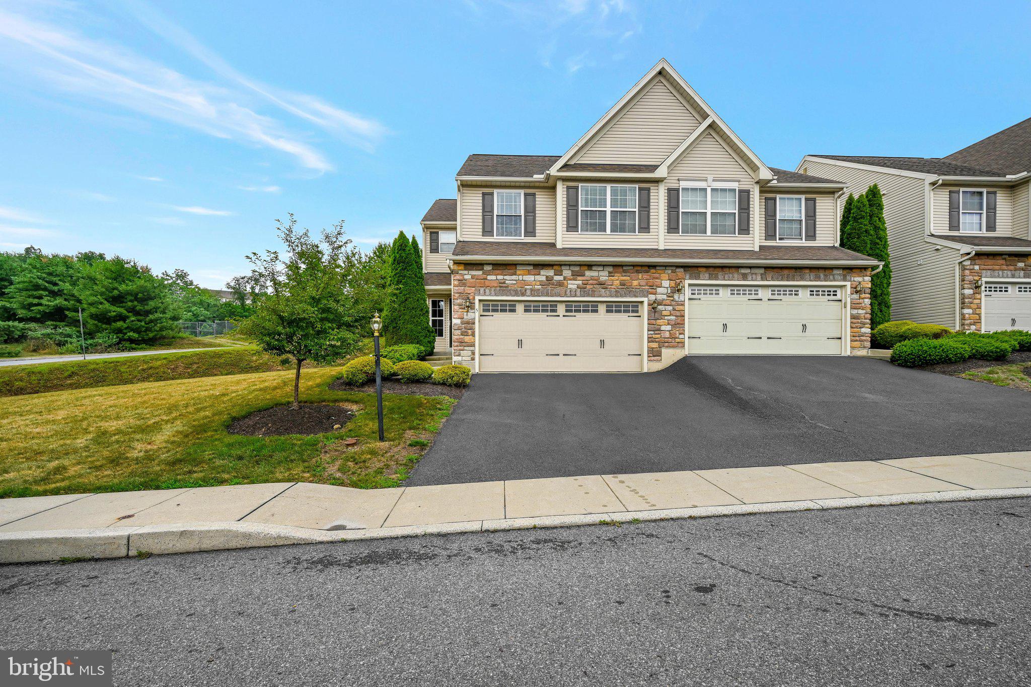 SUNNYSIDE - Residential