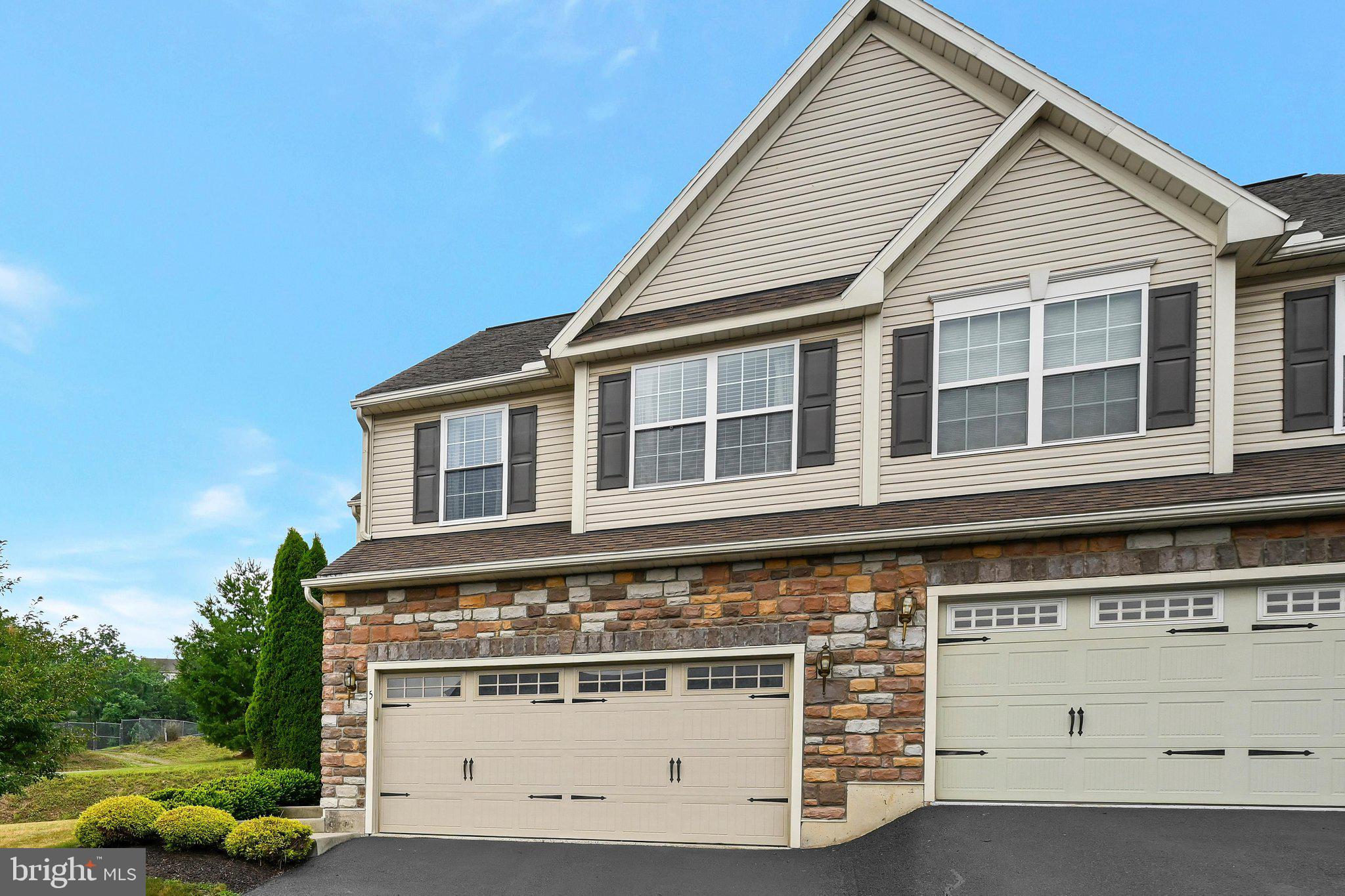 SUNNYSIDE - Residential