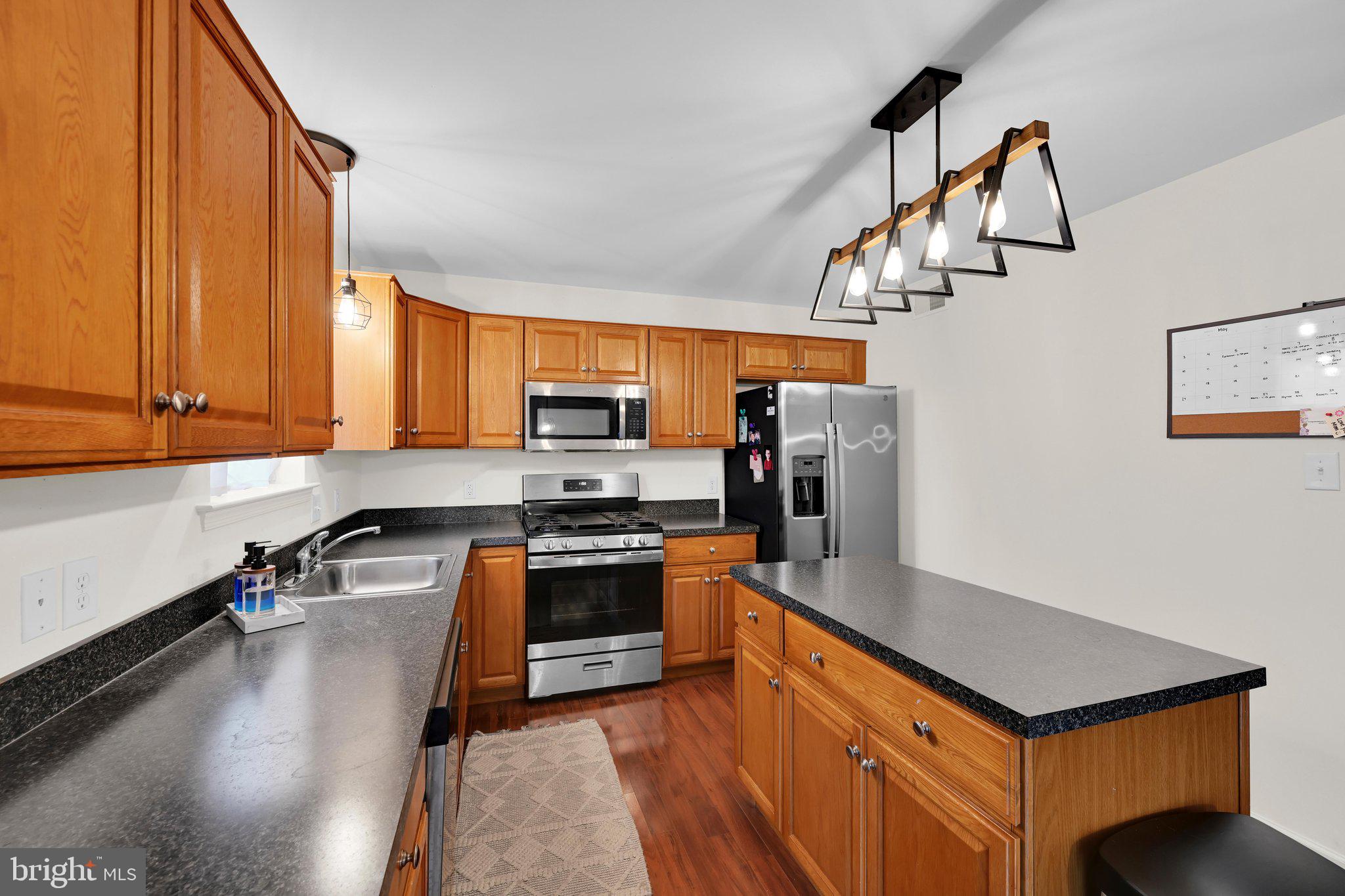 SUNNYSIDE - Residential