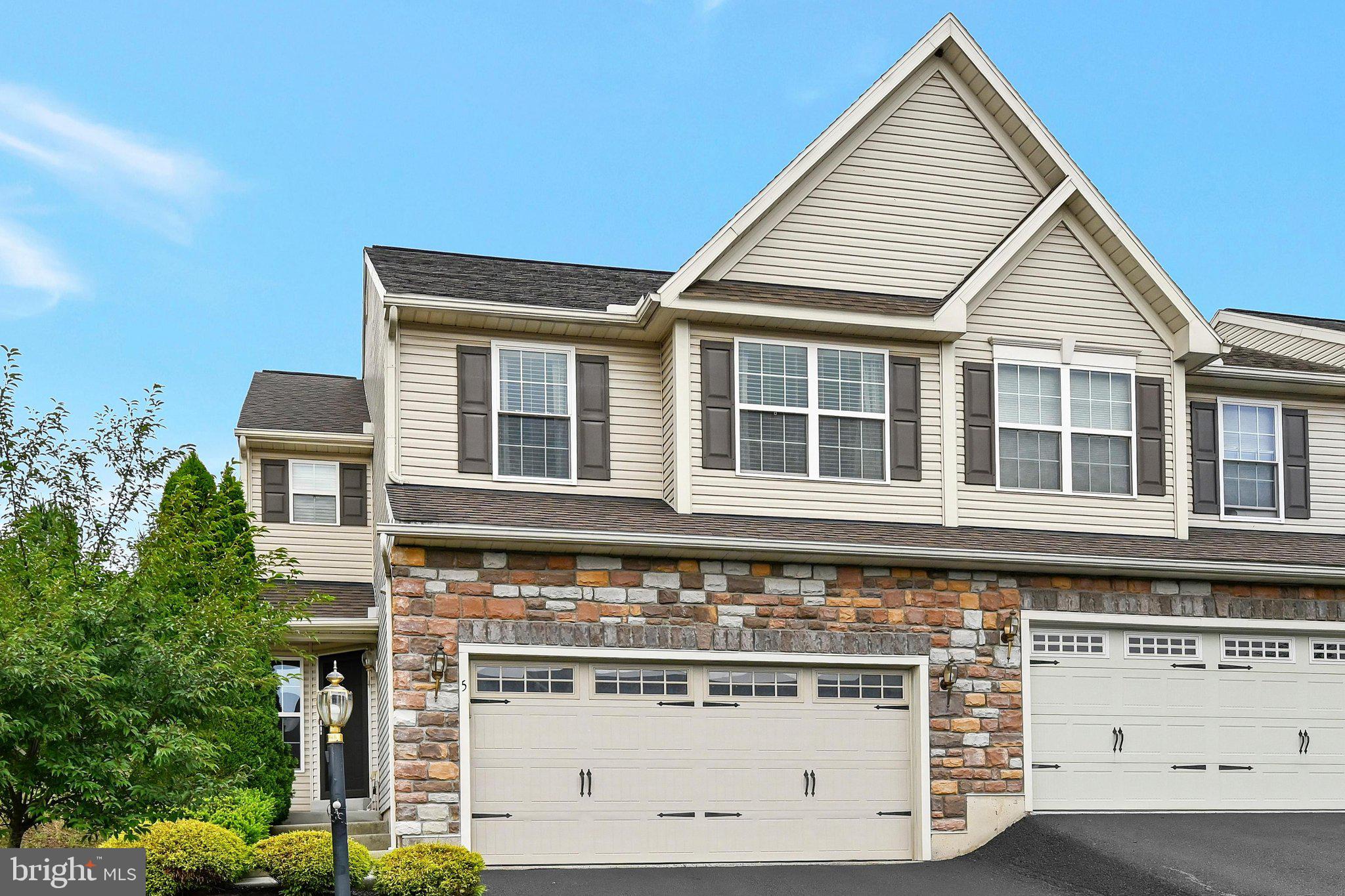 SUNNYSIDE - Residential