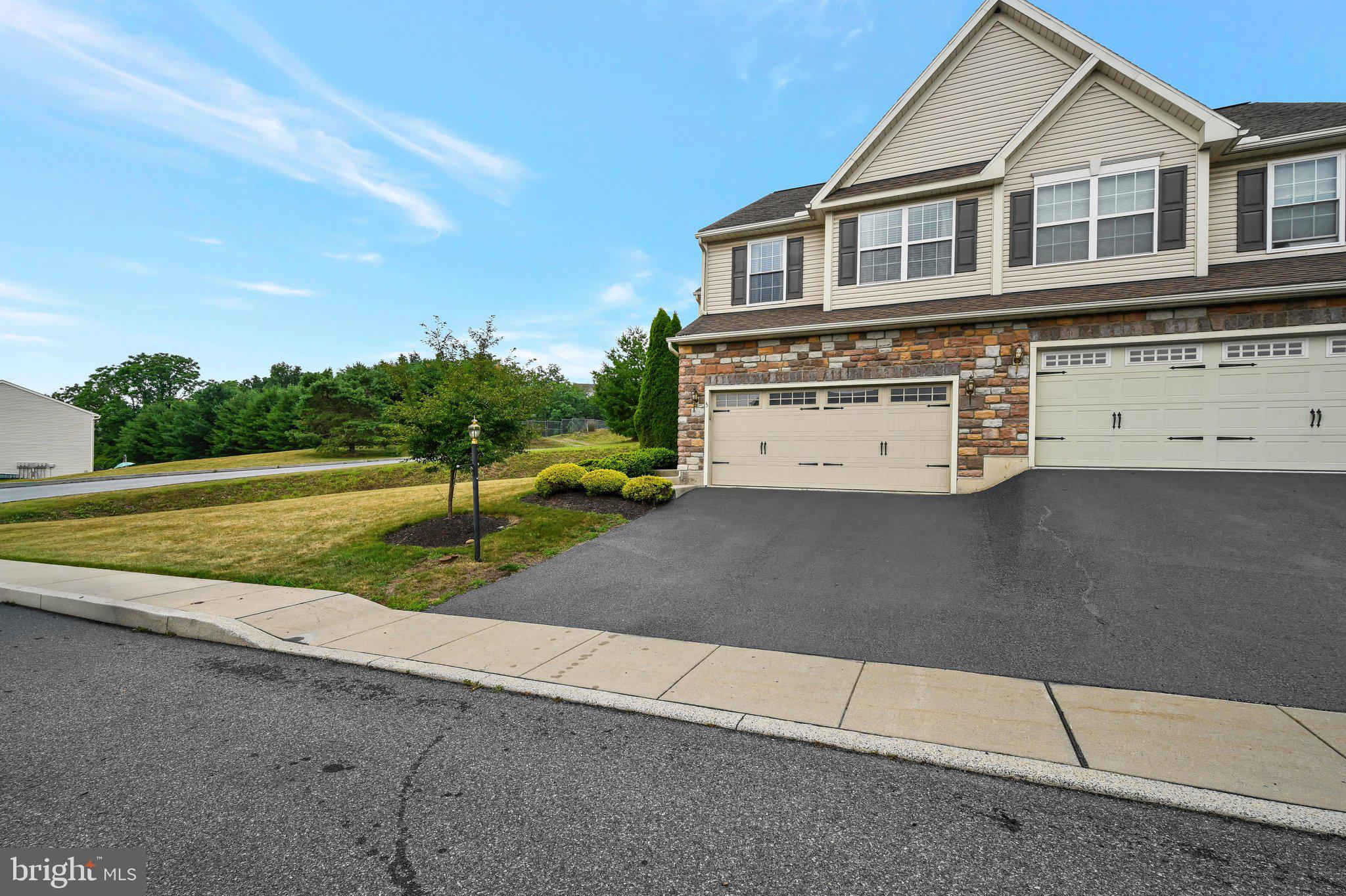 SUNNYSIDE - Residential