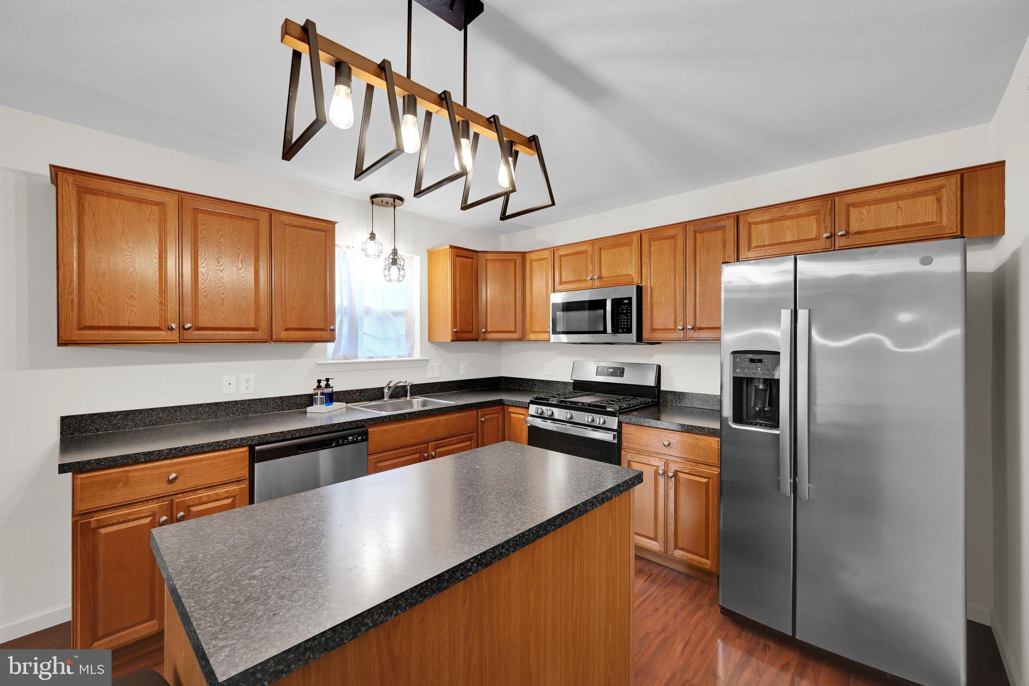 SUNNYSIDE - Residential