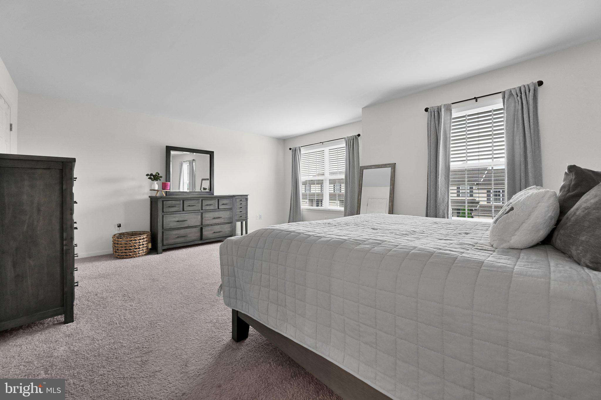 SUNNYSIDE - Residential