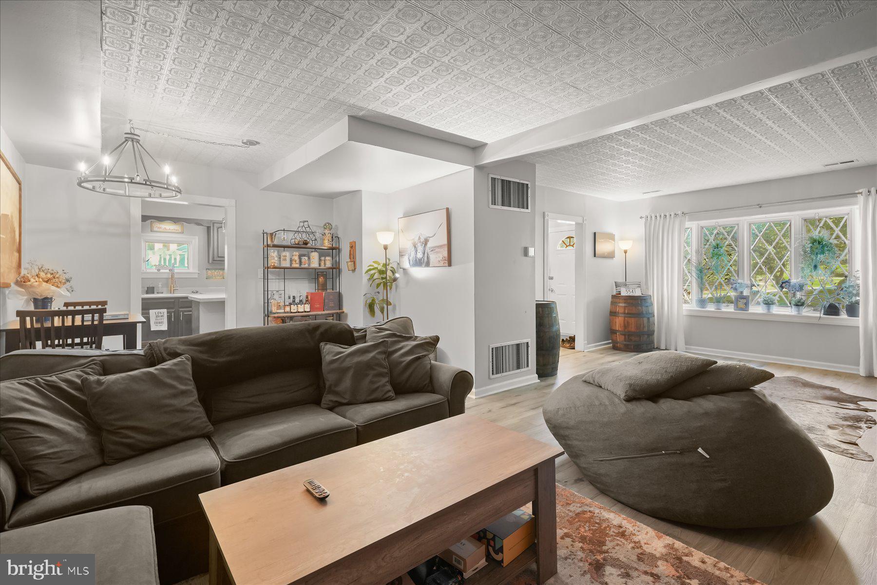 LOCUST GROVE ESTATES SUB - Residential
