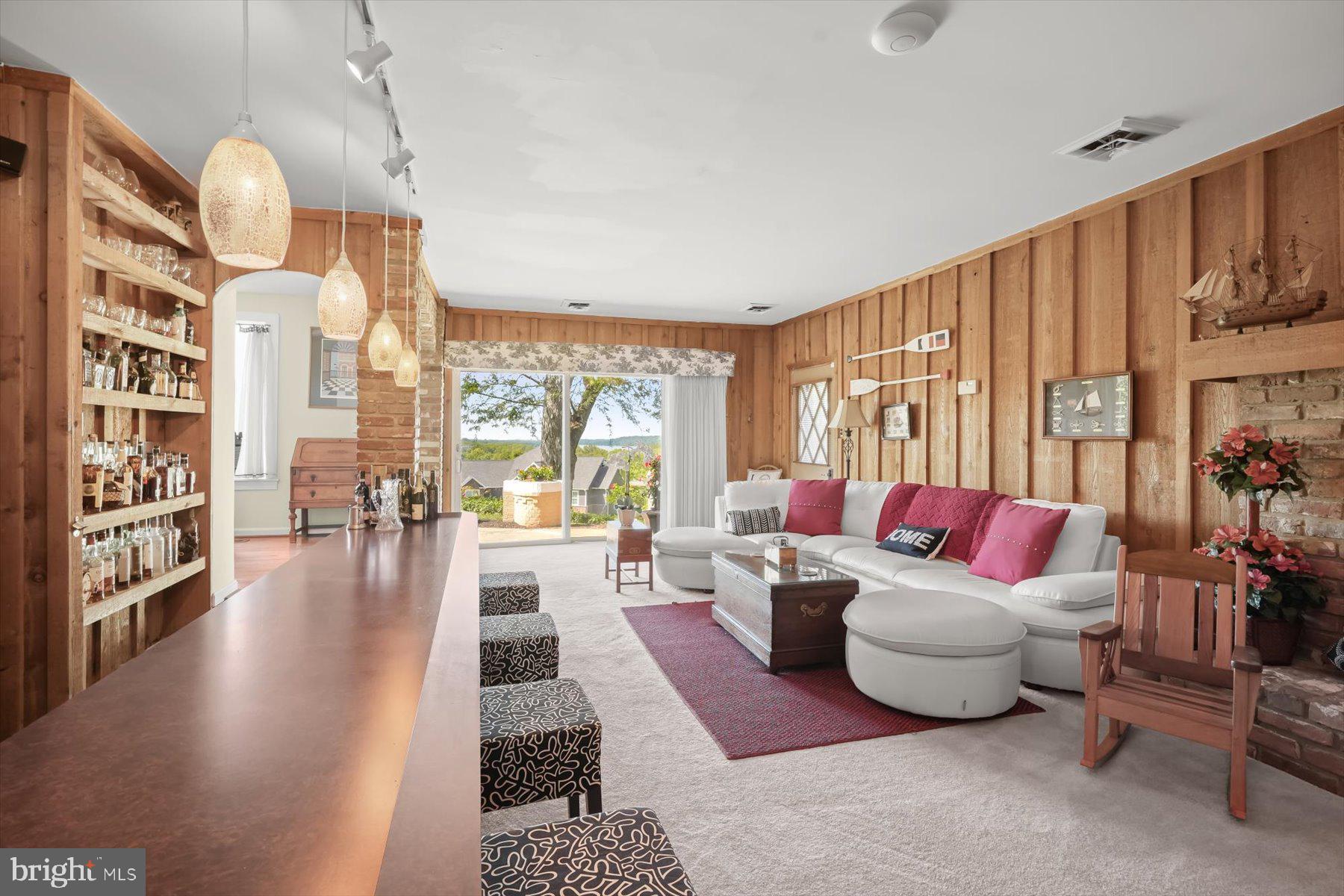 LOCUST GROVE ESTATES SUB - Residential