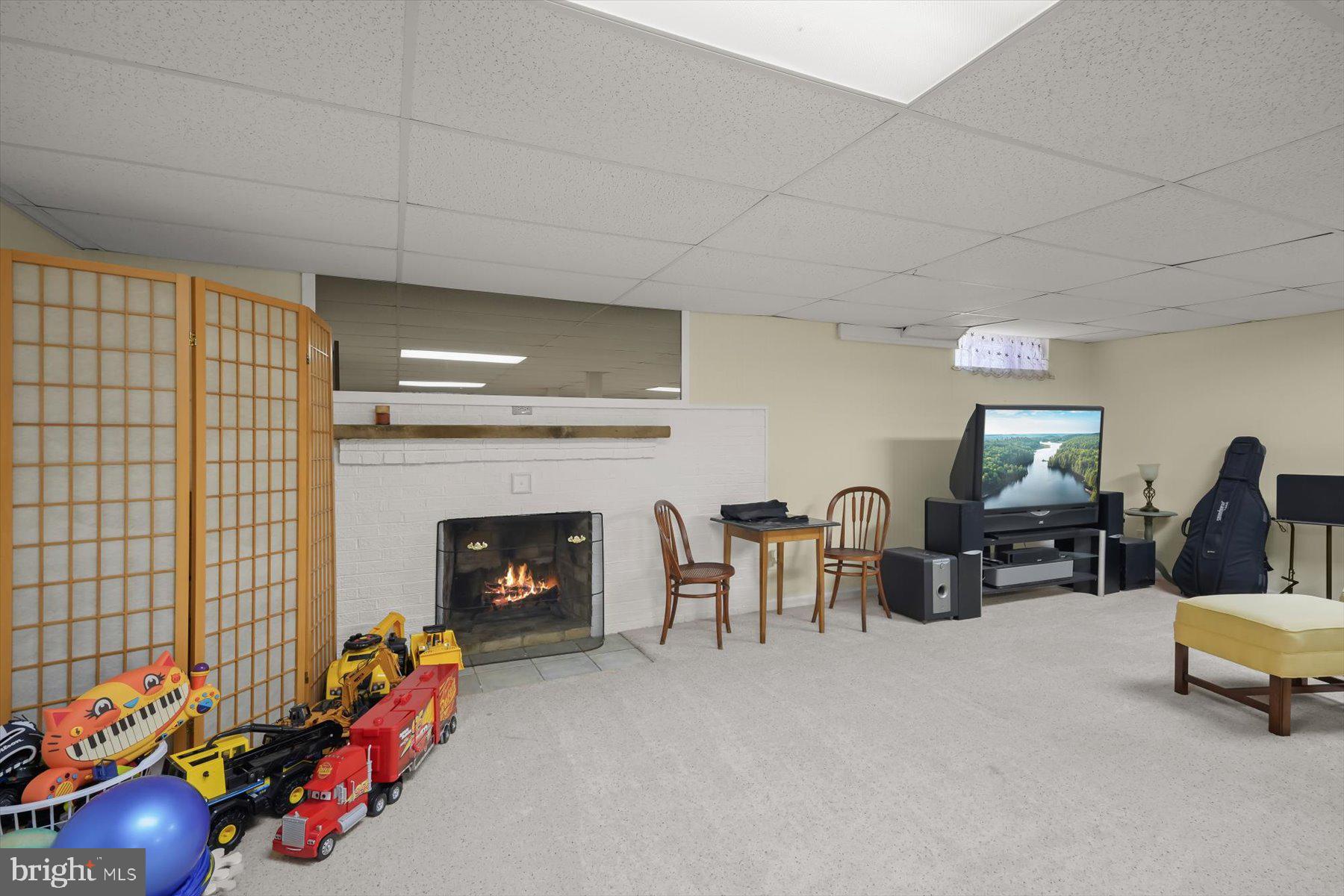LOCUST GROVE ESTATES SUB - Residential