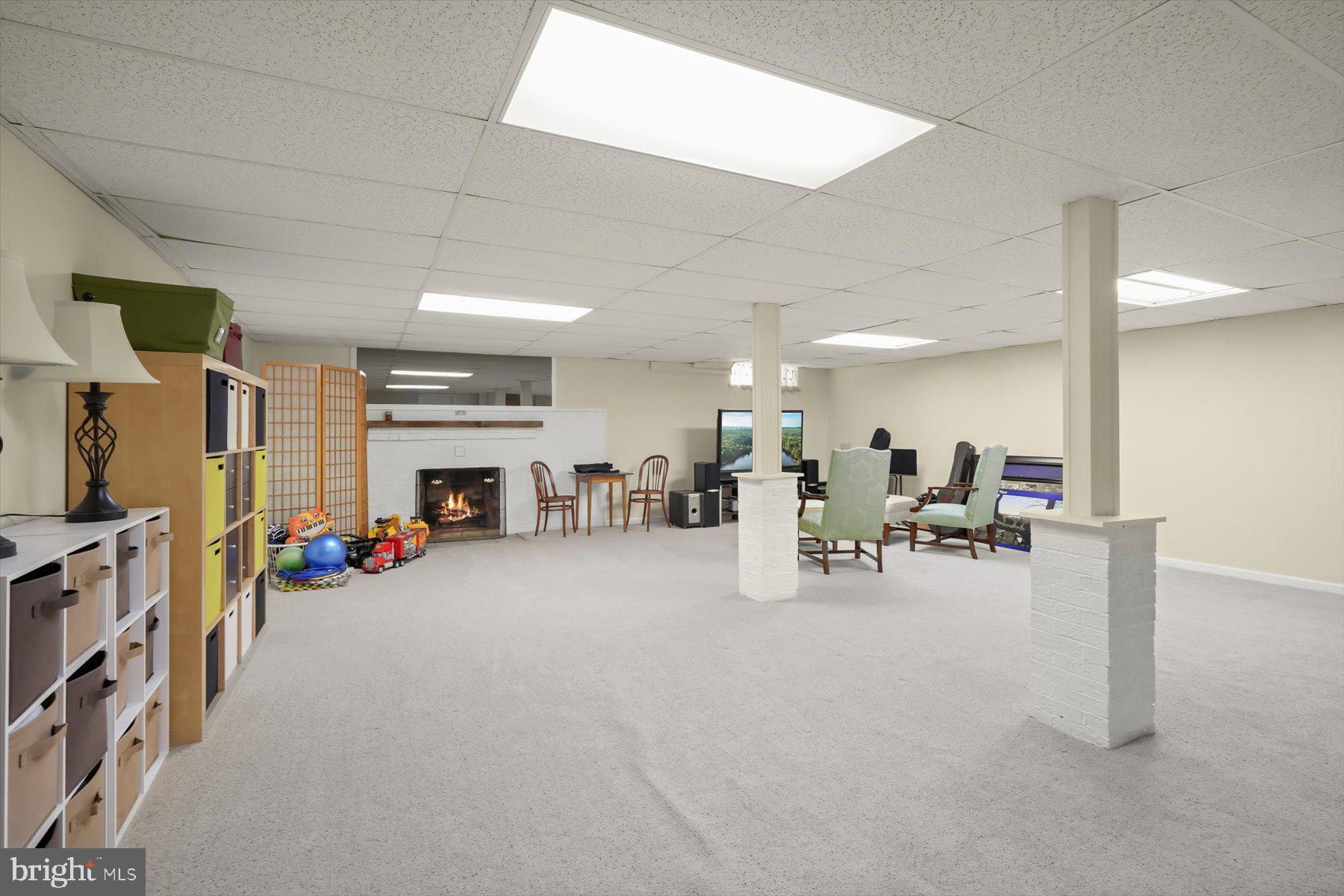 LOCUST GROVE ESTATES SUB - Residential