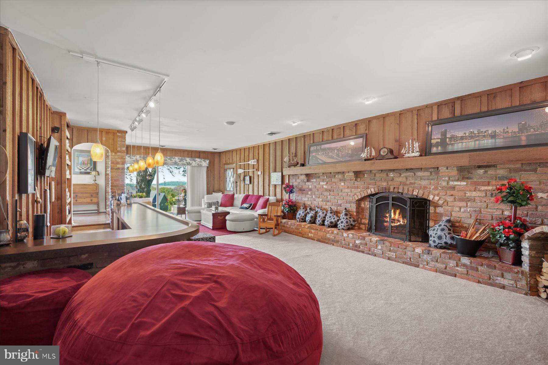 LOCUST GROVE ESTATES SUB - Residential