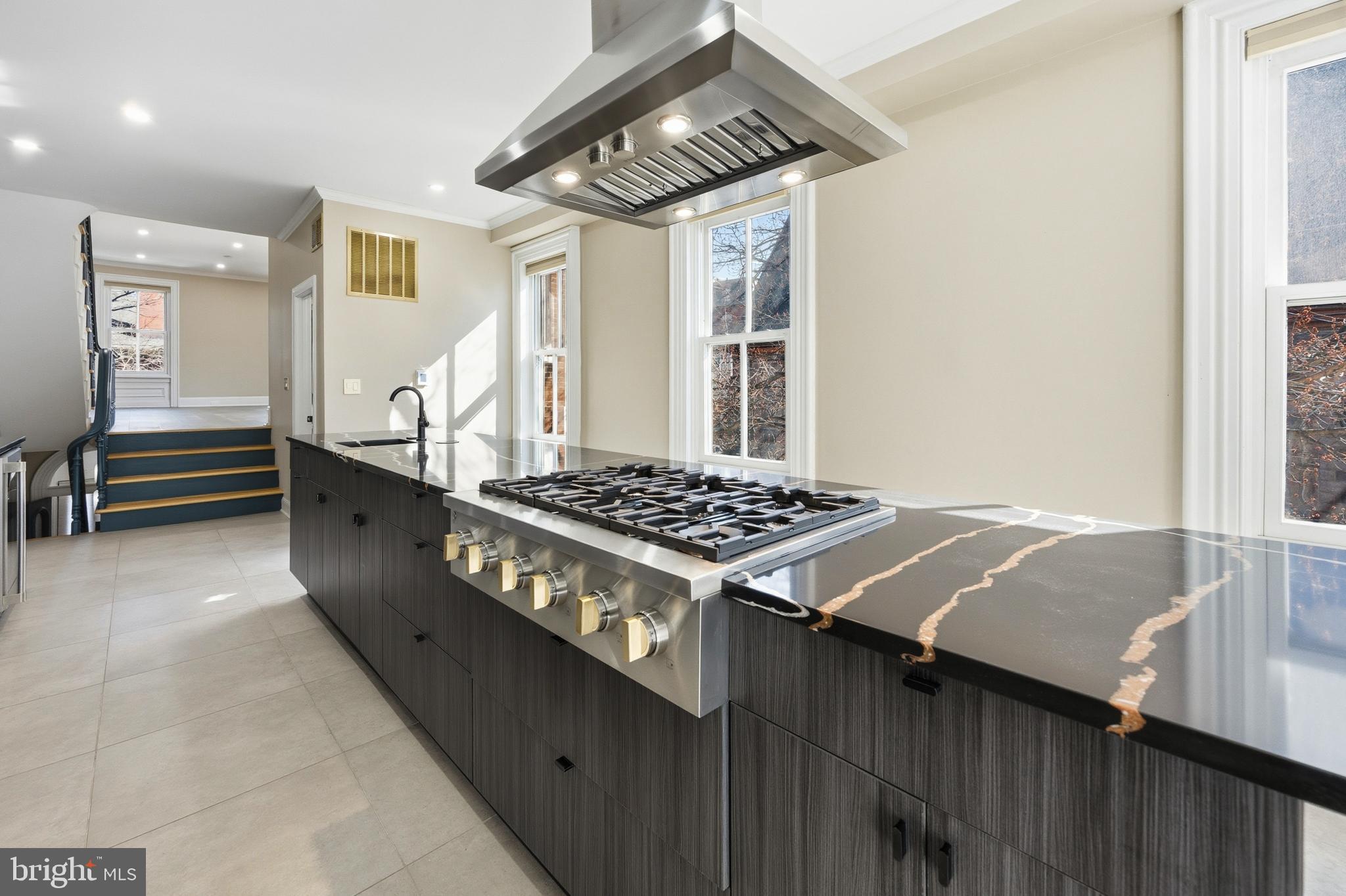 FAIRMOUNT - Residential