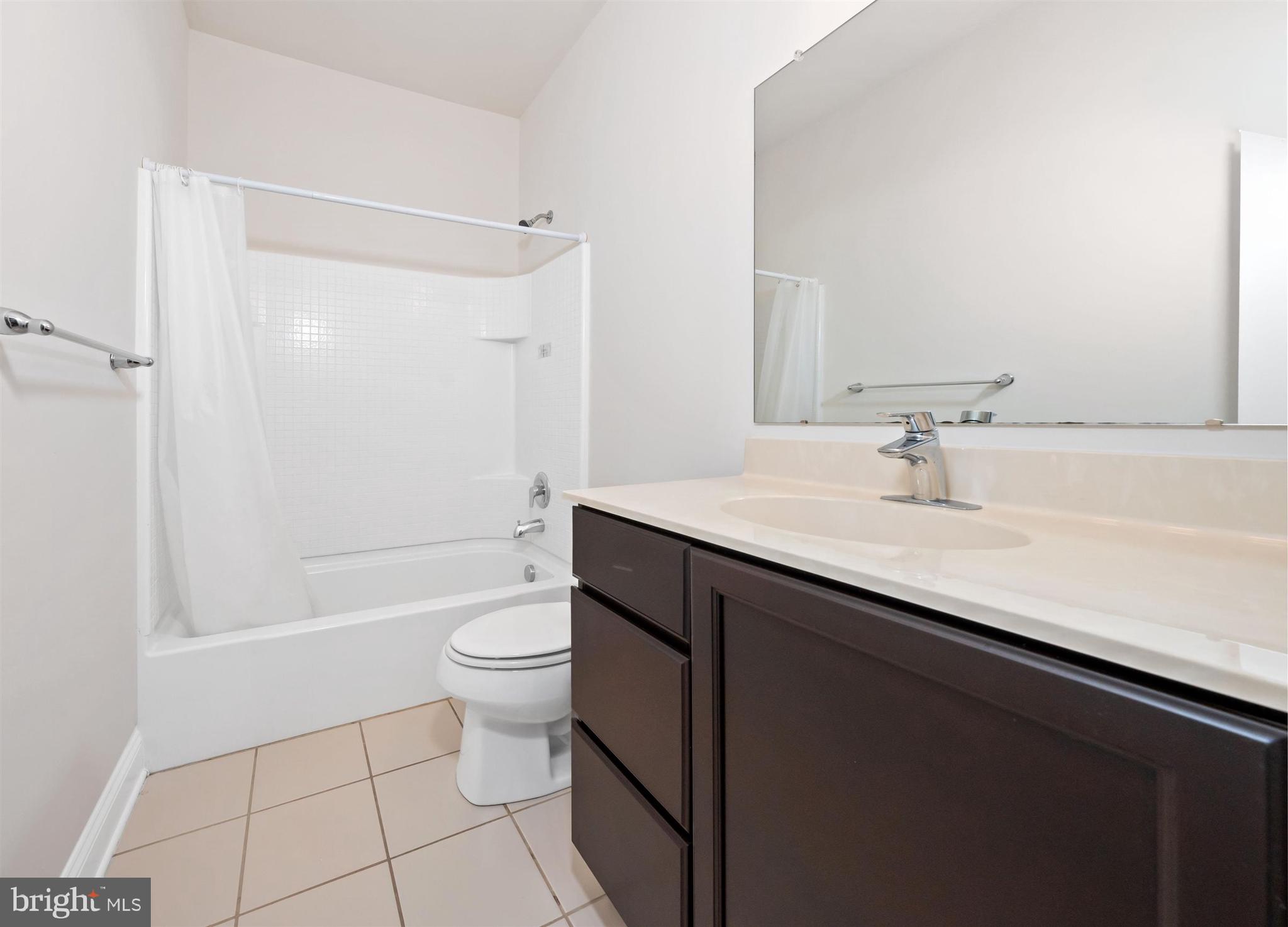WESTHAMPTON - Residential