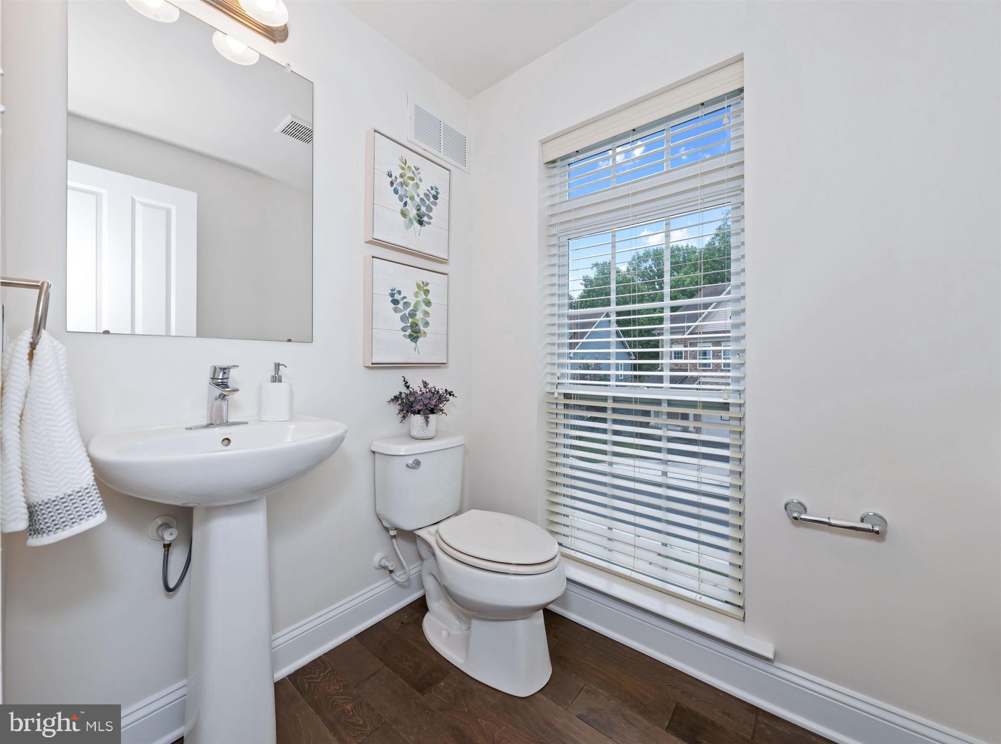WESTHAMPTON - Residential