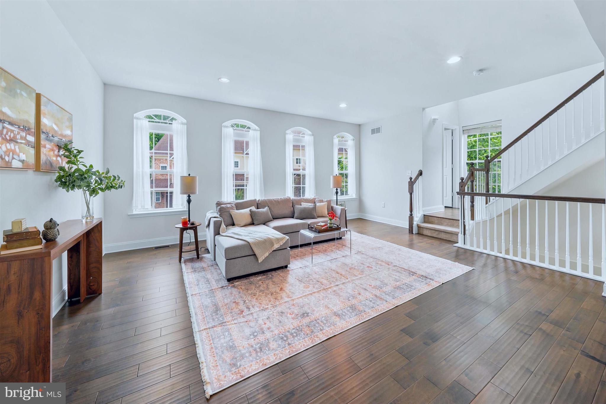 WESTHAMPTON - Residential
