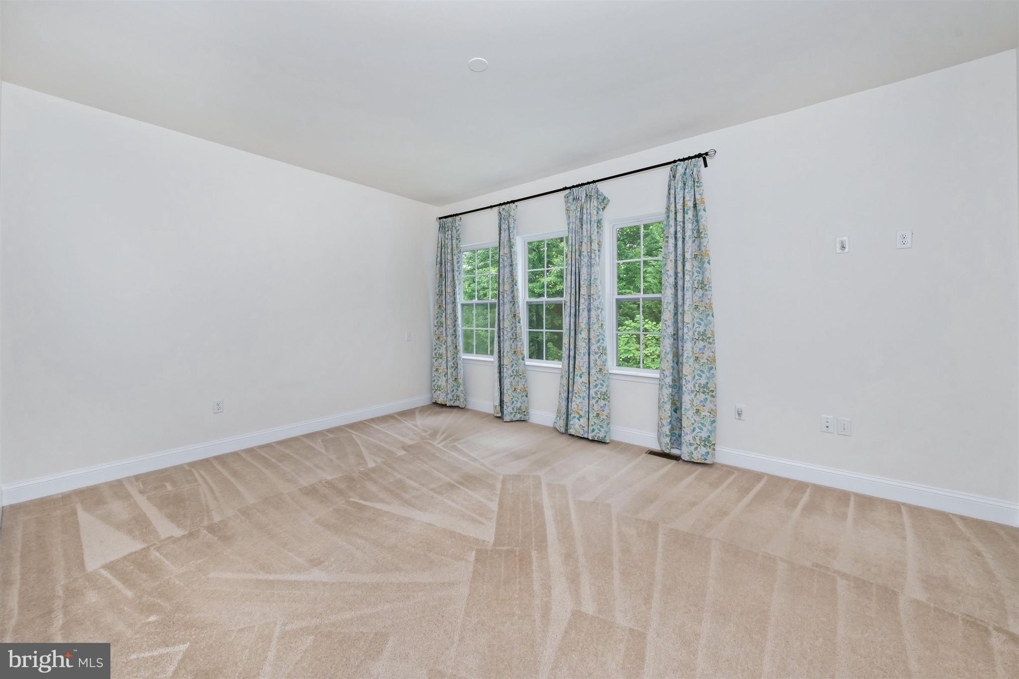 WESTHAMPTON - Residential