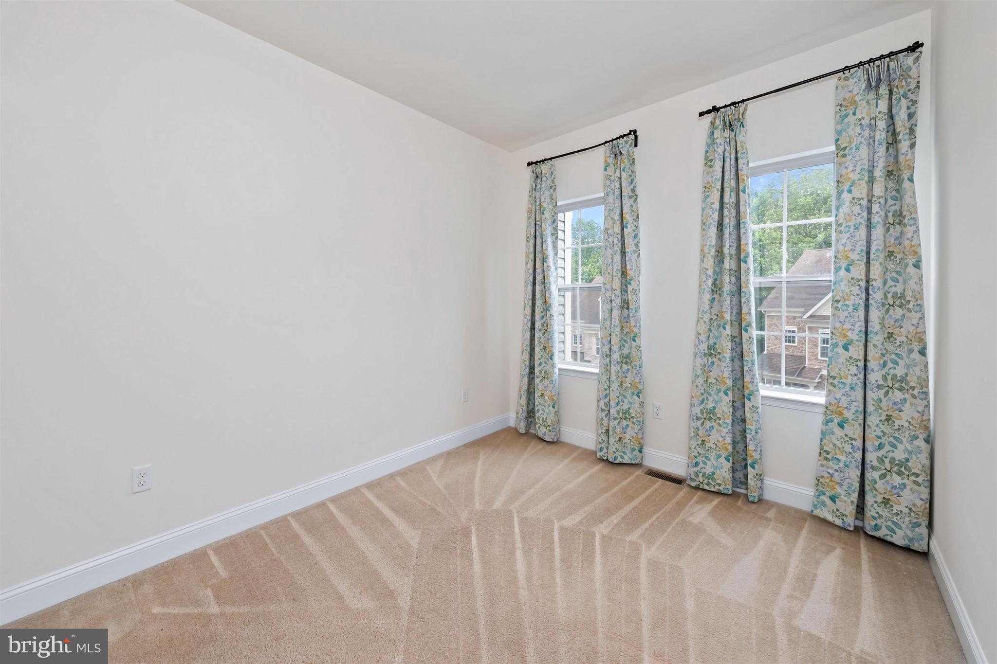 WESTHAMPTON - Residential