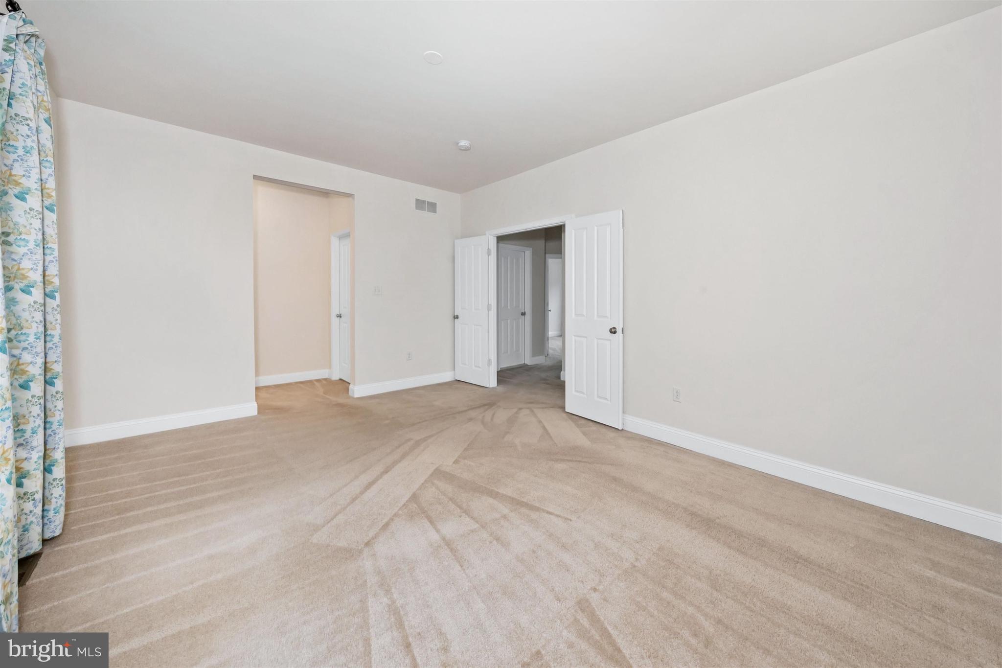 WESTHAMPTON - Residential